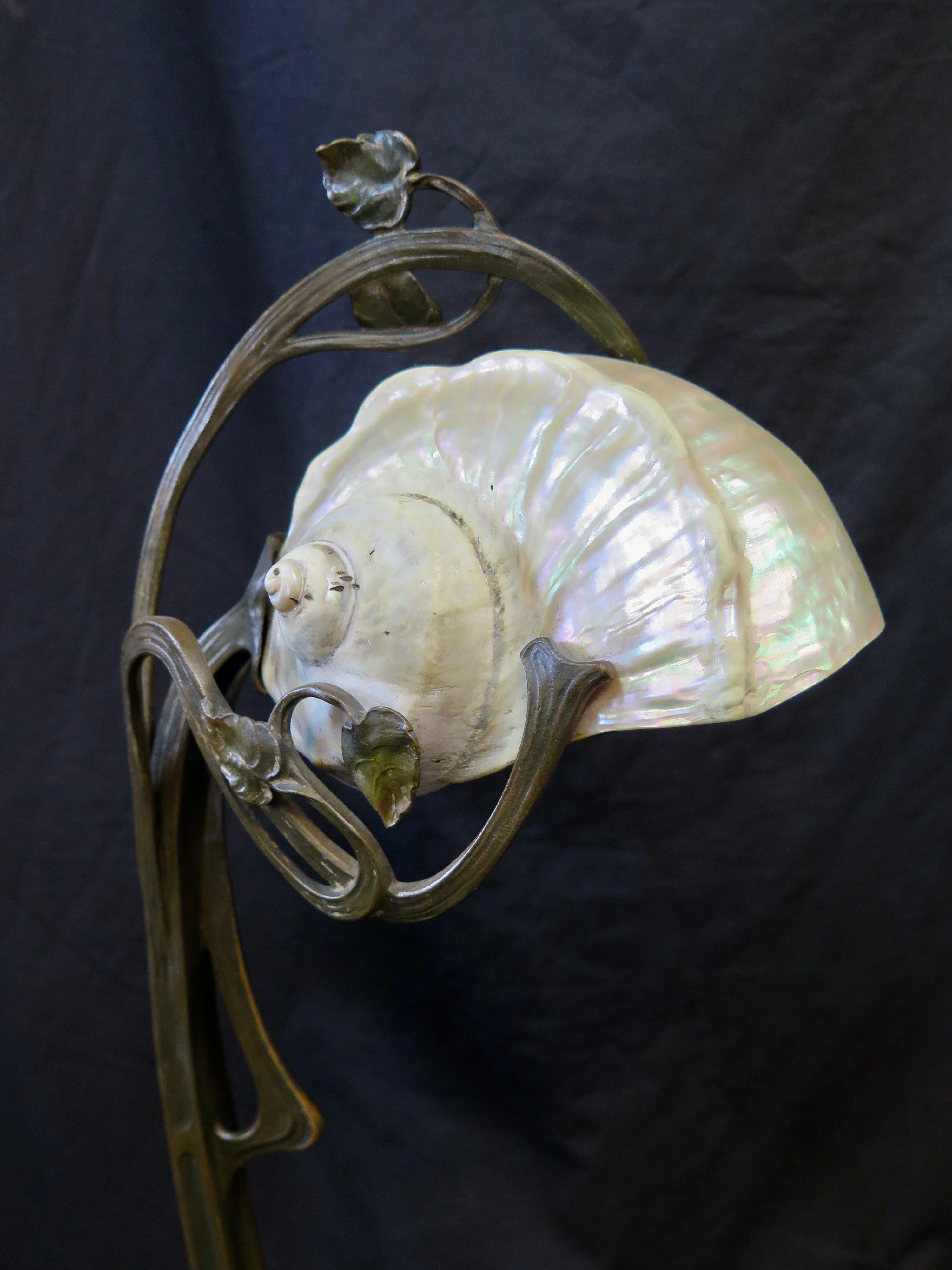 20th Century Art Nouveau Period Bronze and Shell Lamp For Sale