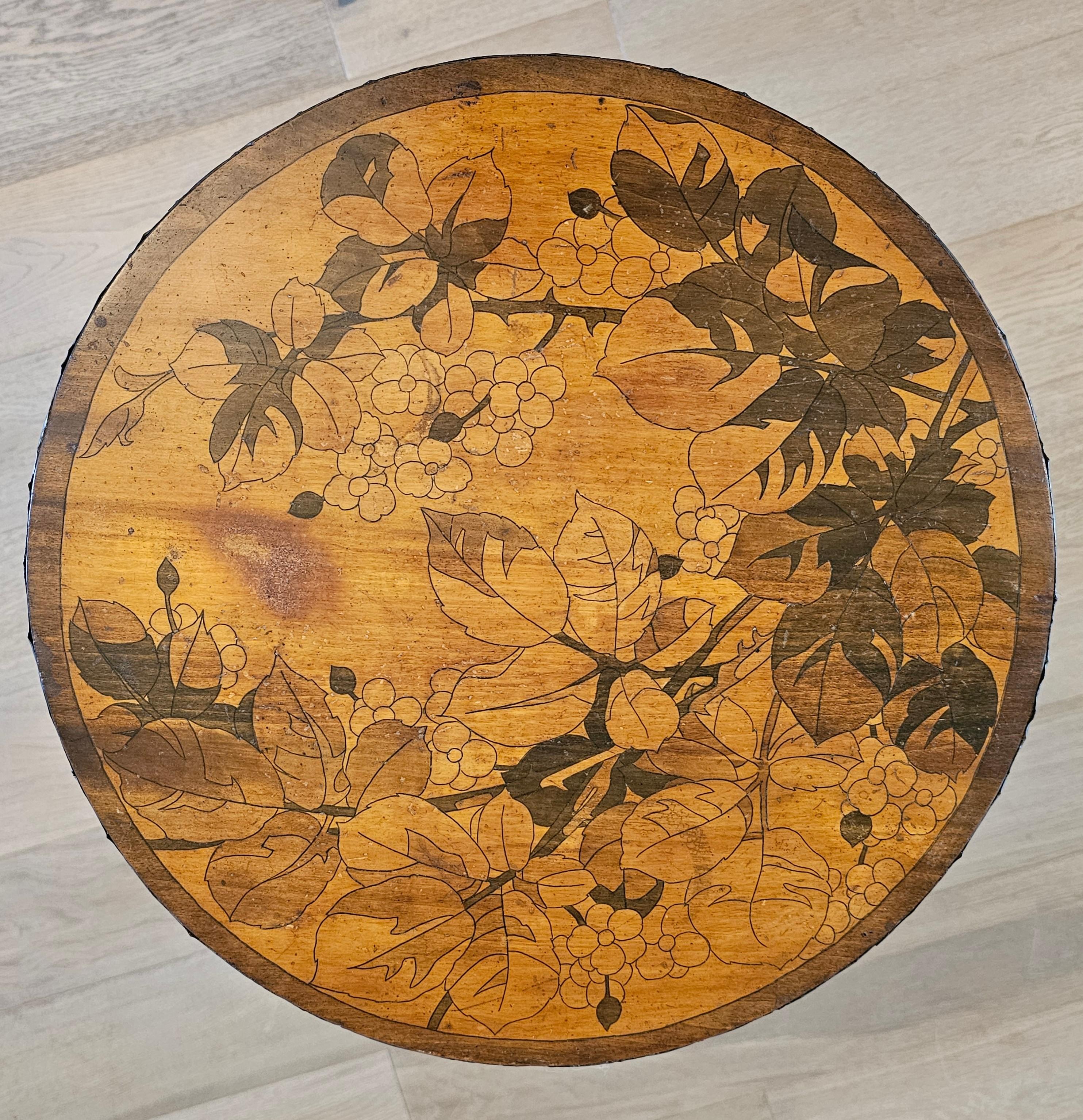 Table d'appoint ronde en marqueterie gallé d'époque Art Nouveau en vente 6
