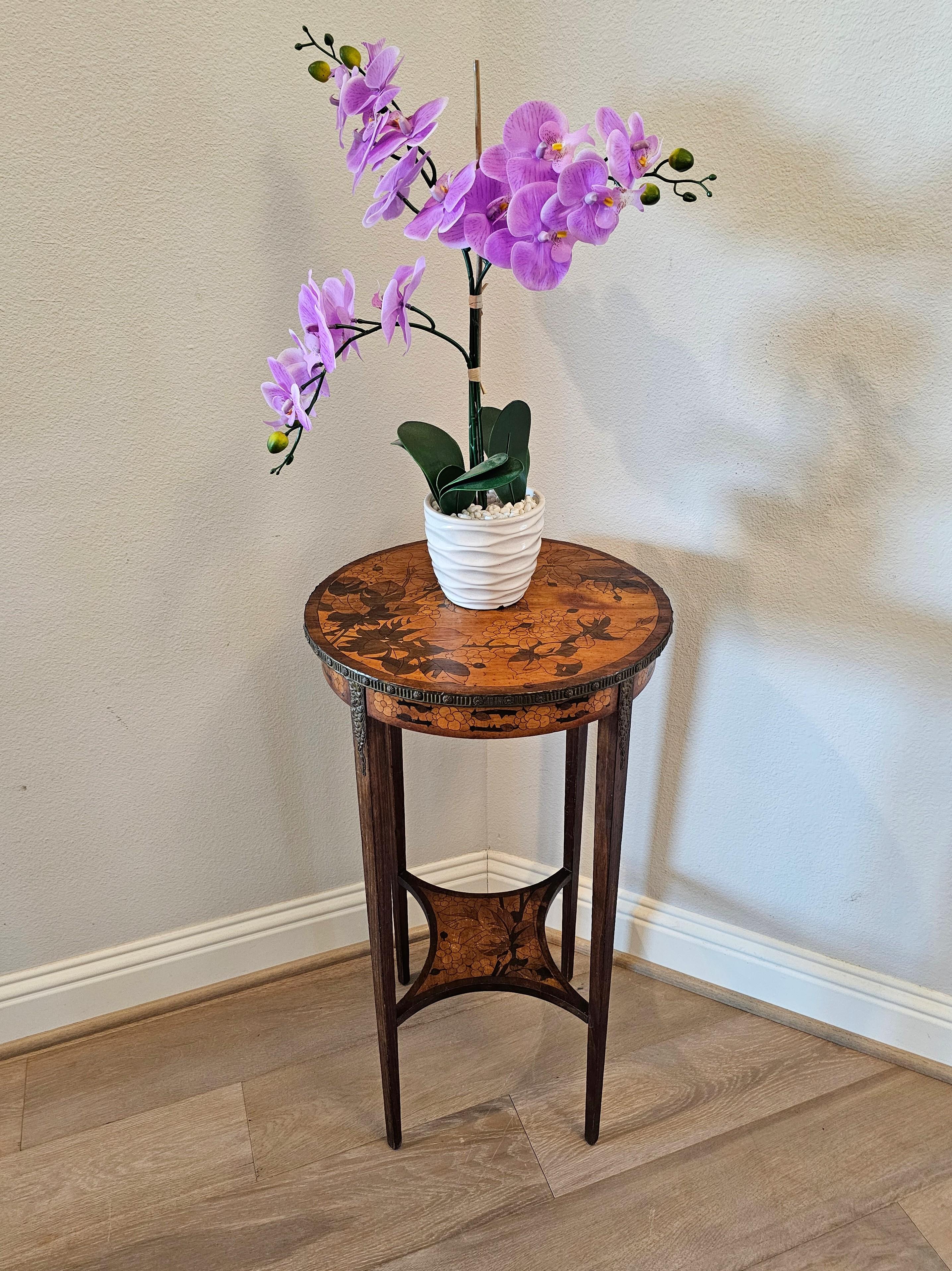 Table d'appoint ronde en marqueterie gallé d'époque Art Nouveau en vente 12