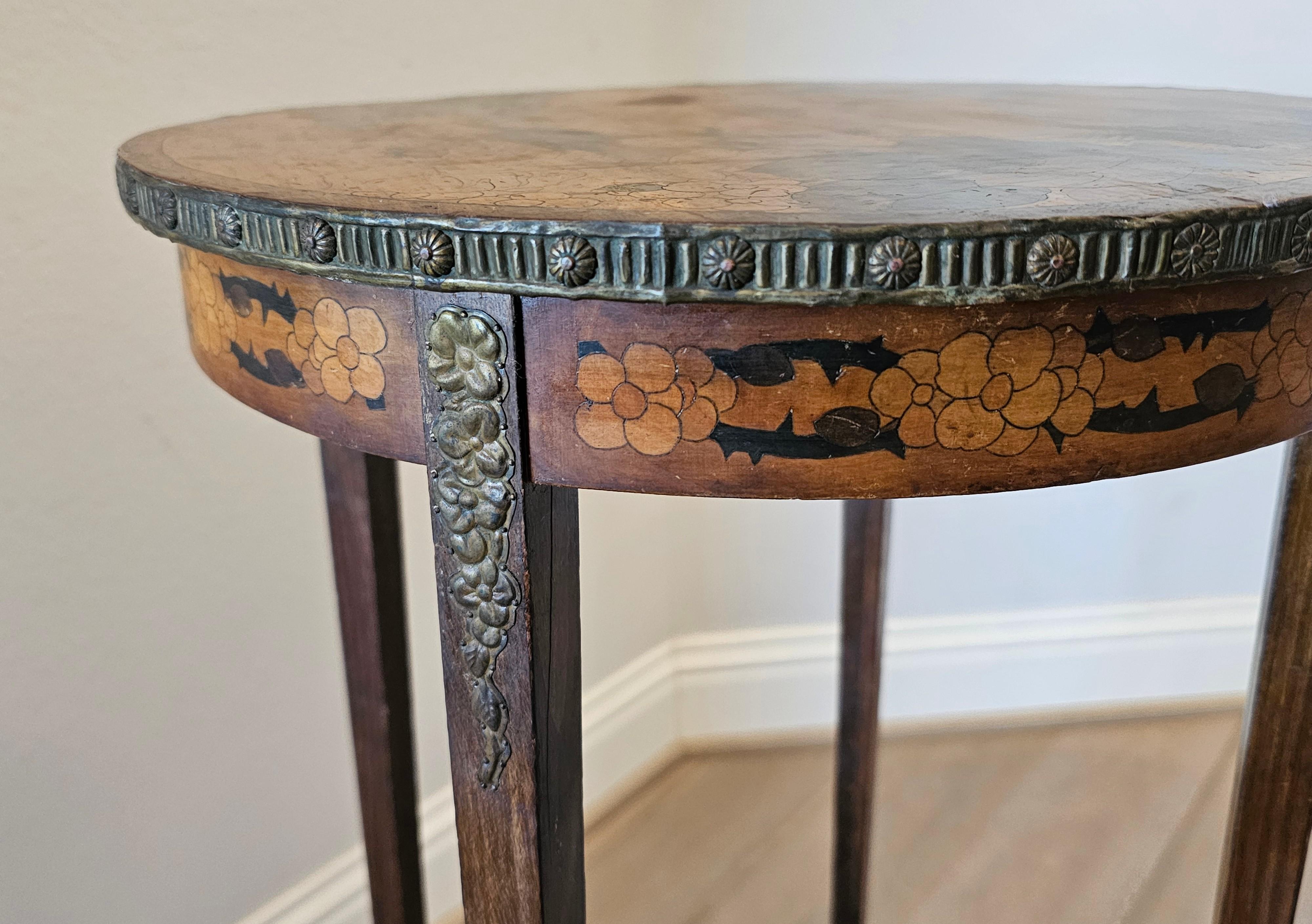 Table d'appoint ronde en marqueterie gallé d'époque Art Nouveau en vente 1