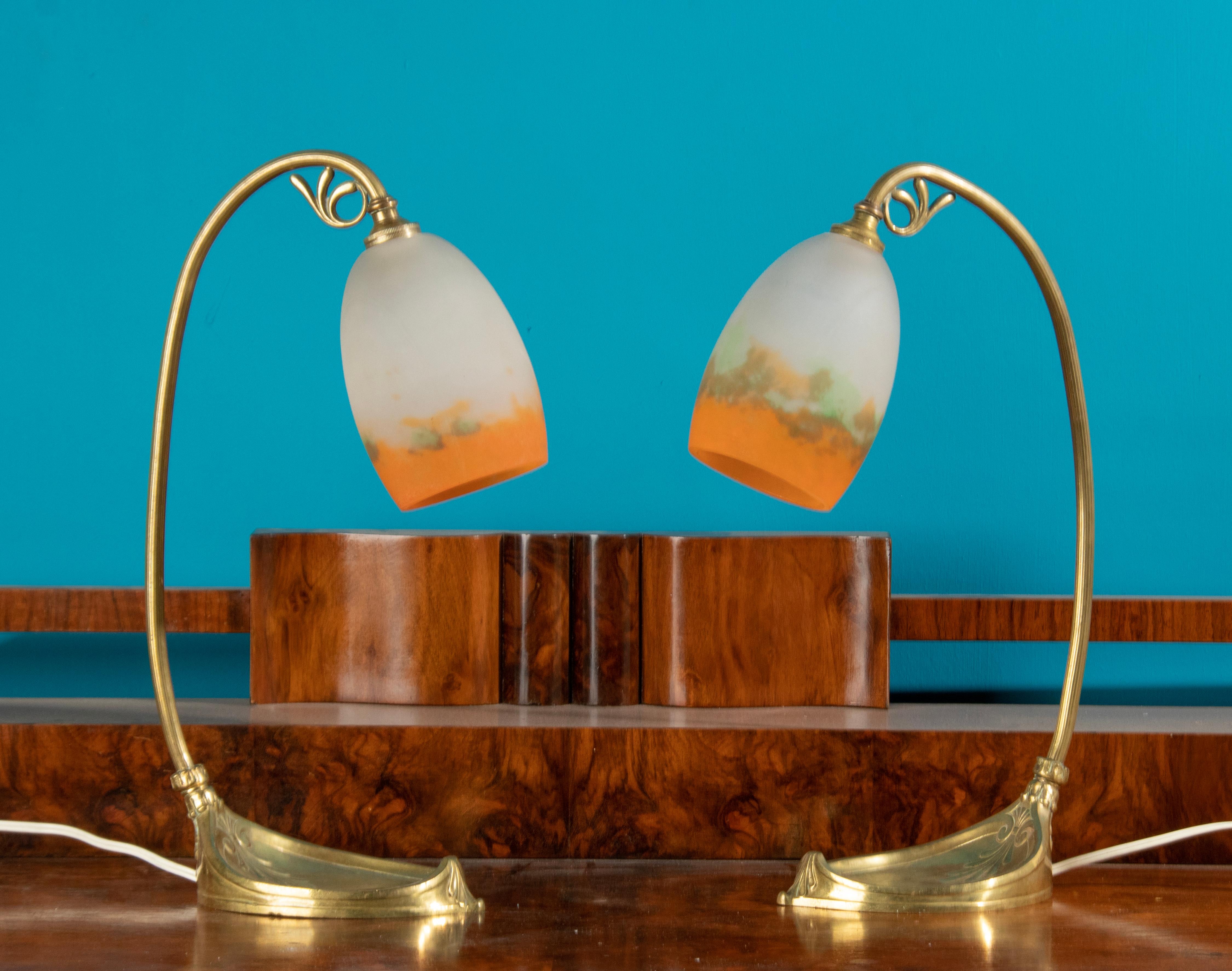 Art nouveau Art Nouveau Paire de lampes de table en laiton Pate Glass Muller Frères en vente