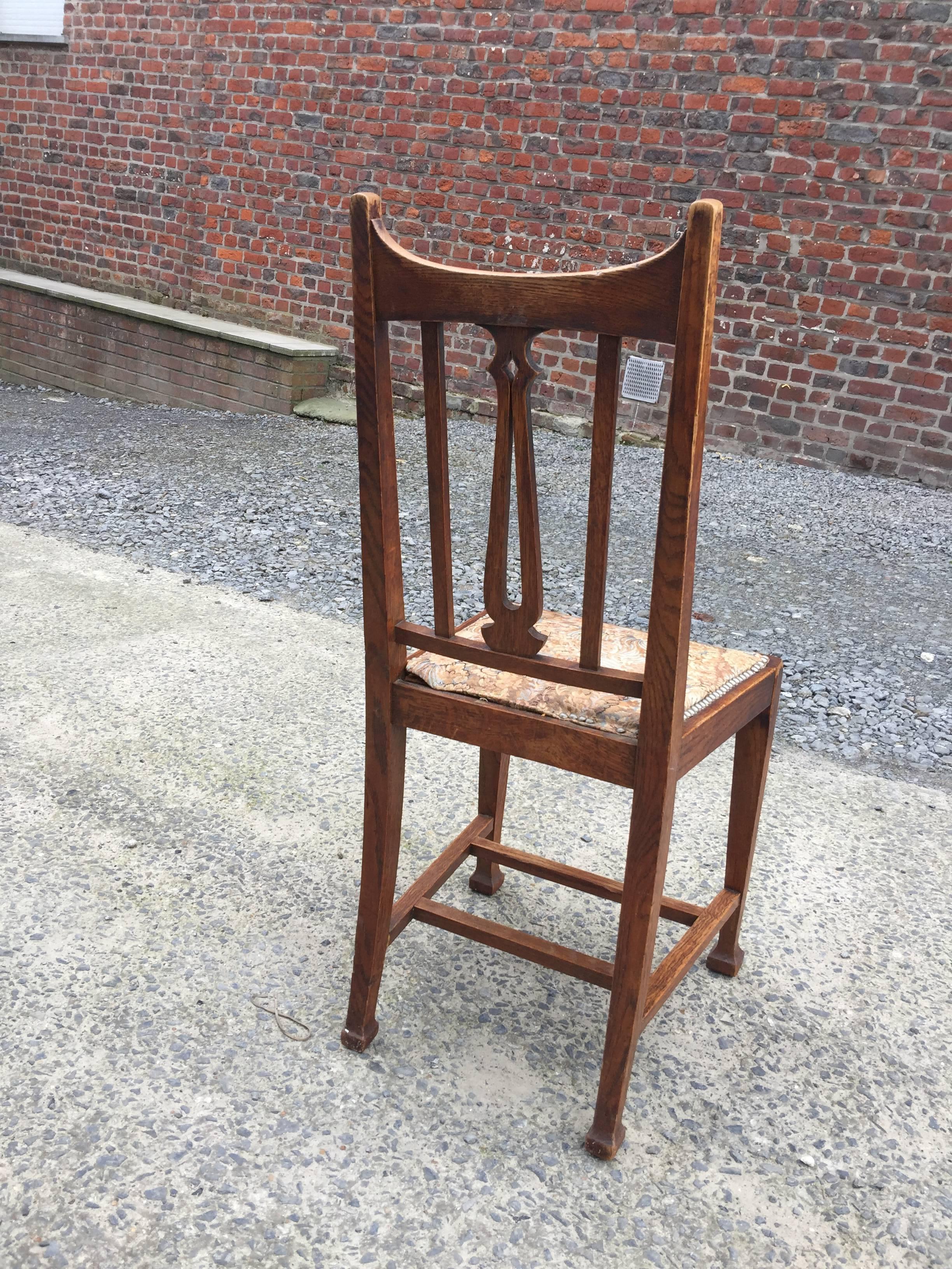 Jugendstil-Periode, drei Stühle aus Eiche, Belgien, um 1900 im Angebot 2