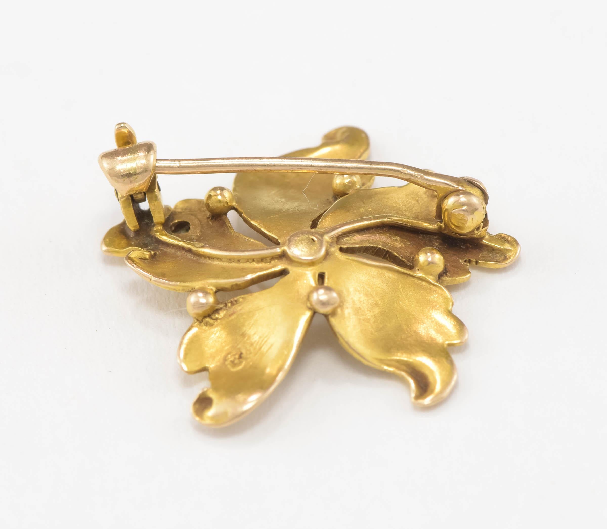 Art Nouveau Petite Gold Flower Brooch Pin with Old Cut Diamond & Pearl For Sale 4