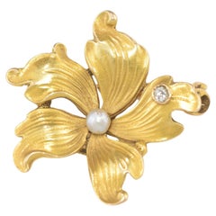 Antique Art Nouveau Petite Gold Flower Brooch Pin with Old Cut Diamond & Pearl