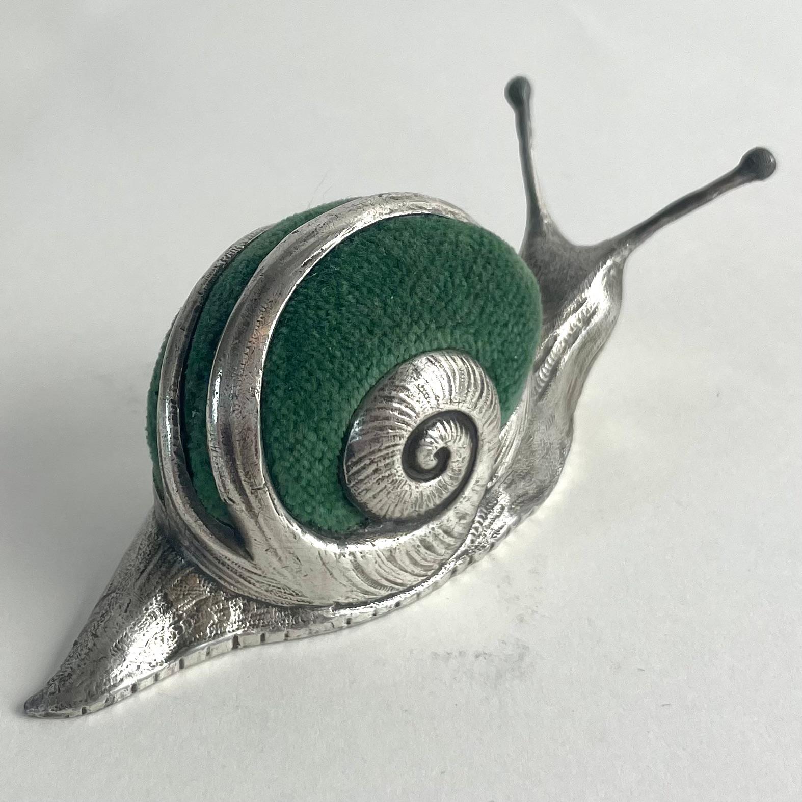 Art Nouveau Pewter and Velvet Snail-Shaped Pincushion, Early 20th Century In Good Condition For Sale In Knivsta, SE