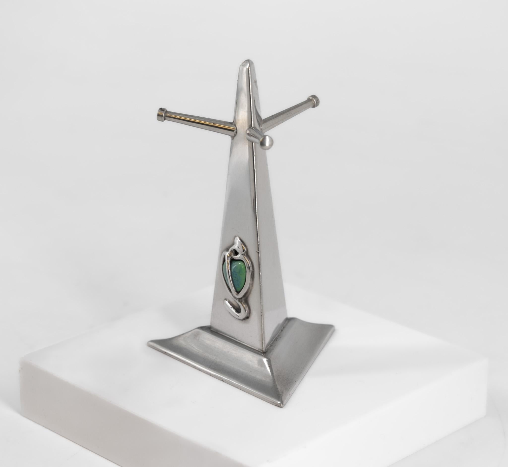 Art Nouveau Pewter & Cabochon Tree Ring Stand Holder By G L Connell London In Good Condition For Sale In Norwich, GB