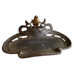 Plato de Peltre Art Nouveau con Gorrión Dorado