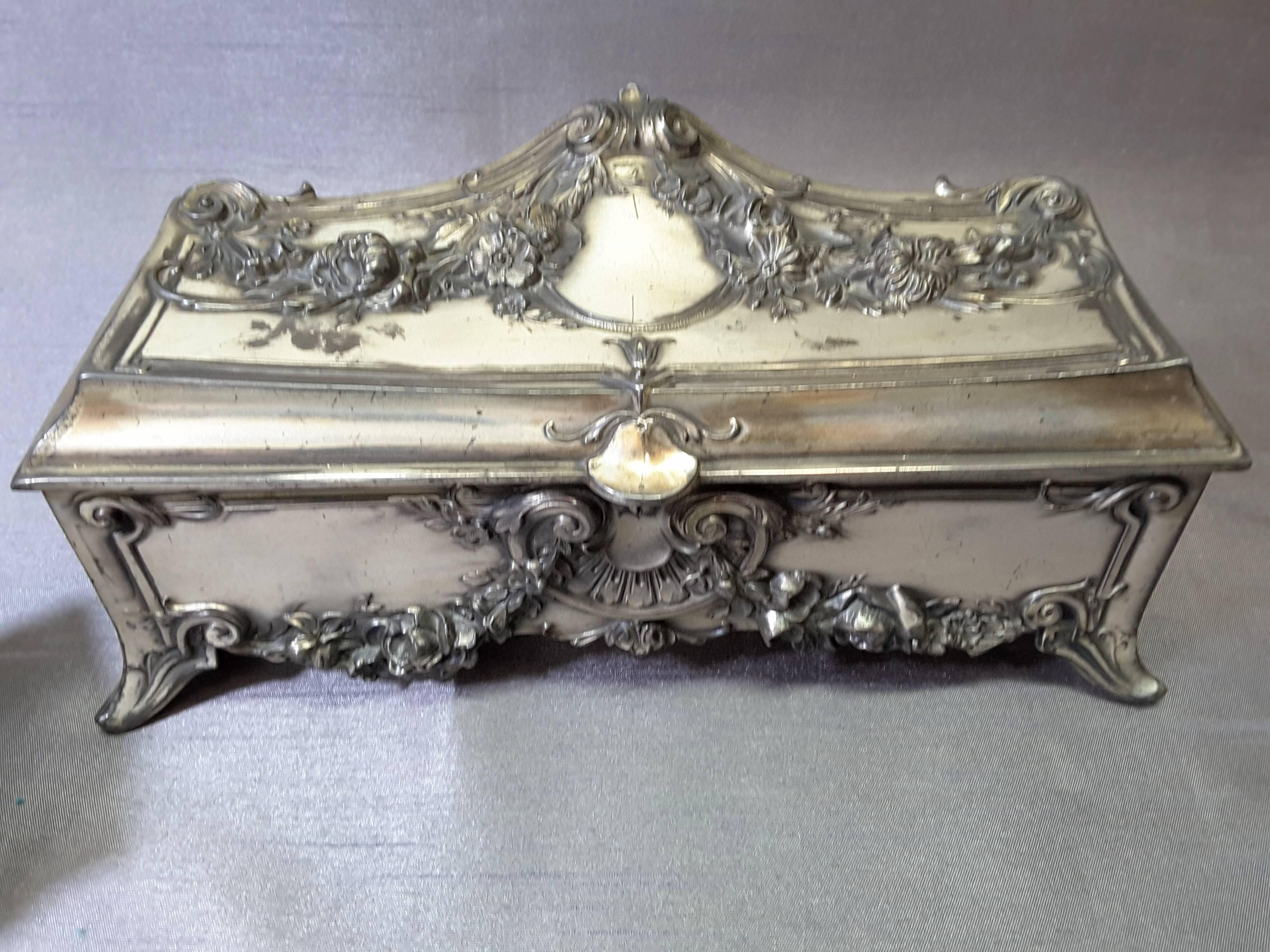  Art Nouveau Pewter Jewelry Caskets by W.B. Mfg. Co./Weidlich Bros. For Sale 3