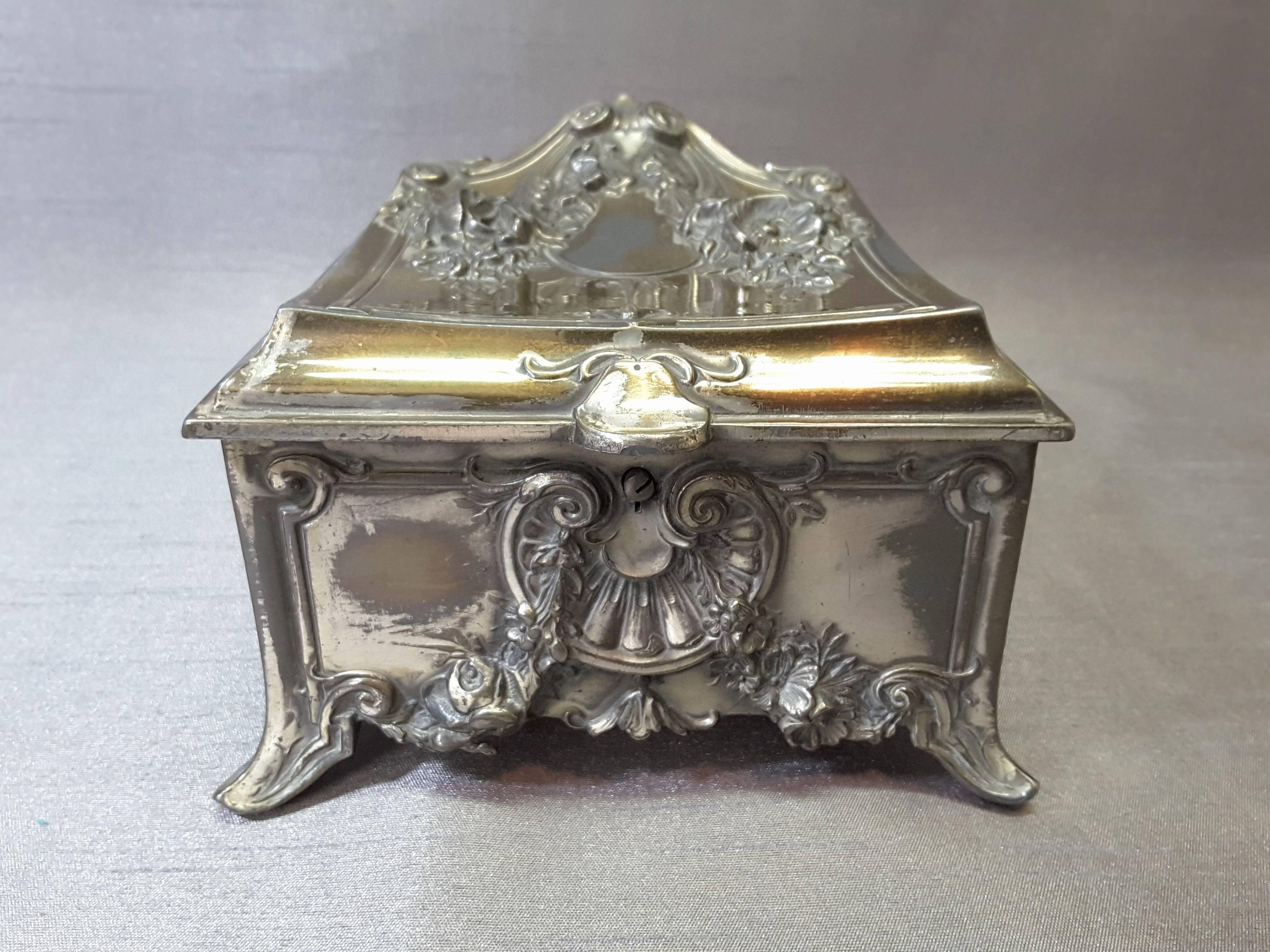  Art Nouveau Pewter Jewelry Caskets by W.B. Mfg. Co./Weidlich Bros. For Sale 5