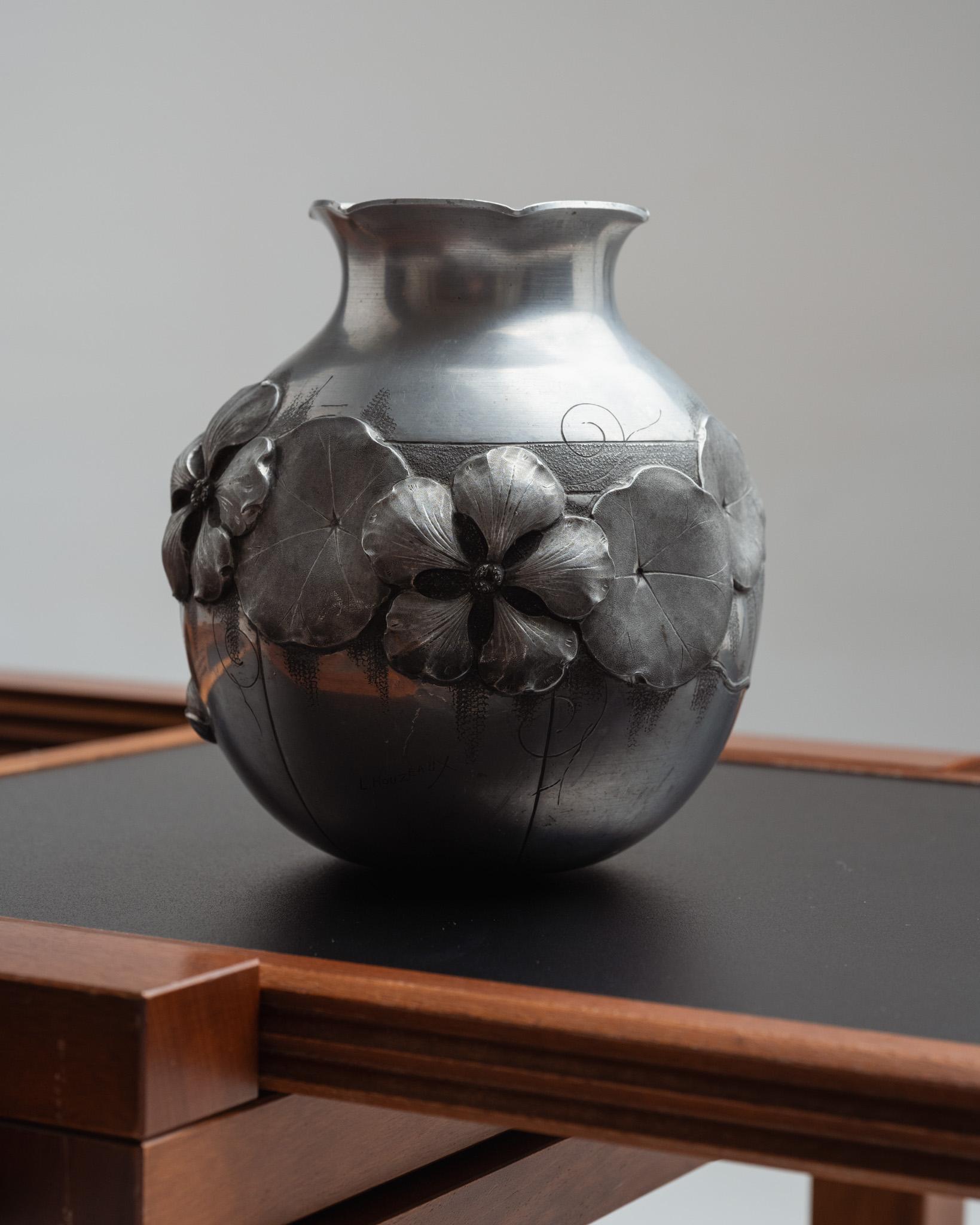 Art Nouveau Pewter Vase, 1920s (Art nouveau) im Angebot