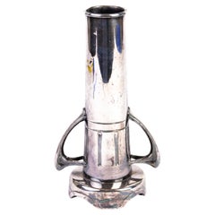 Vase Art Nouveau en étain
