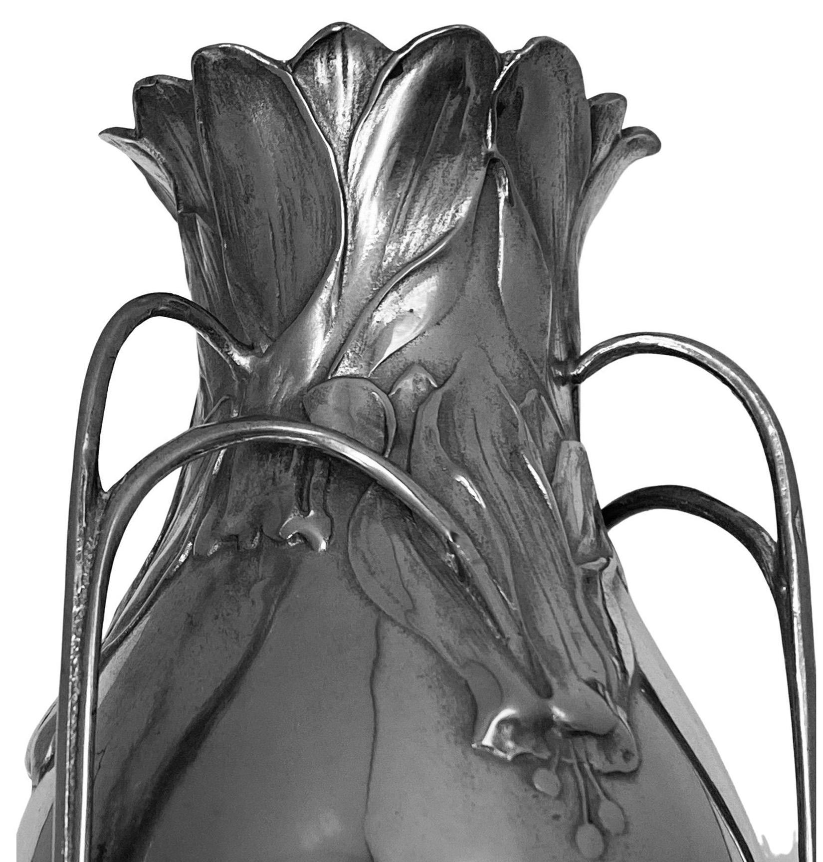 Art Nouveau Pewter Vase Hugo Levin Kayserzinn, Germany c.1900 In Good Condition In Toronto, Ontario