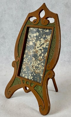 Période Art nouveau patinée et émaillée  Cadre photo