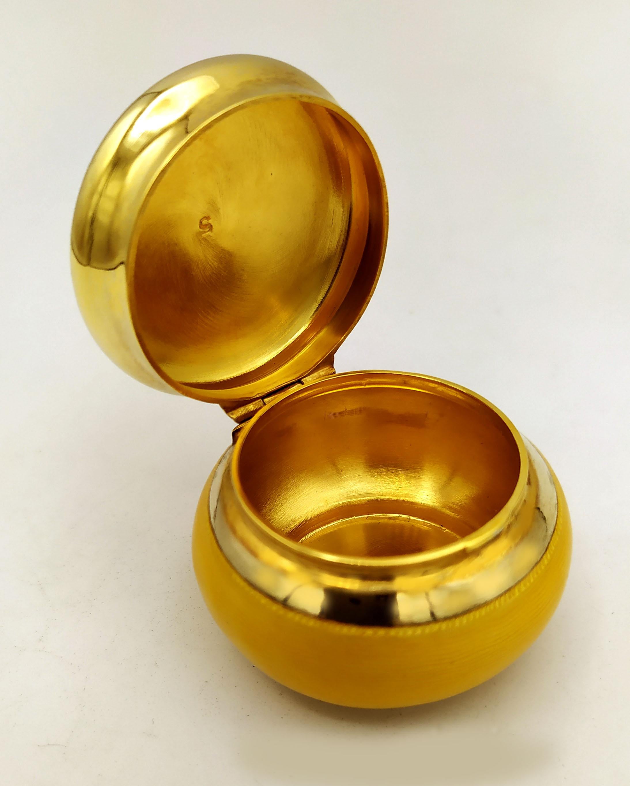 Hand-Carved Art Nouveau Pill Box Yellow Hand Painted Sterling Silver Enamel Salimbeni