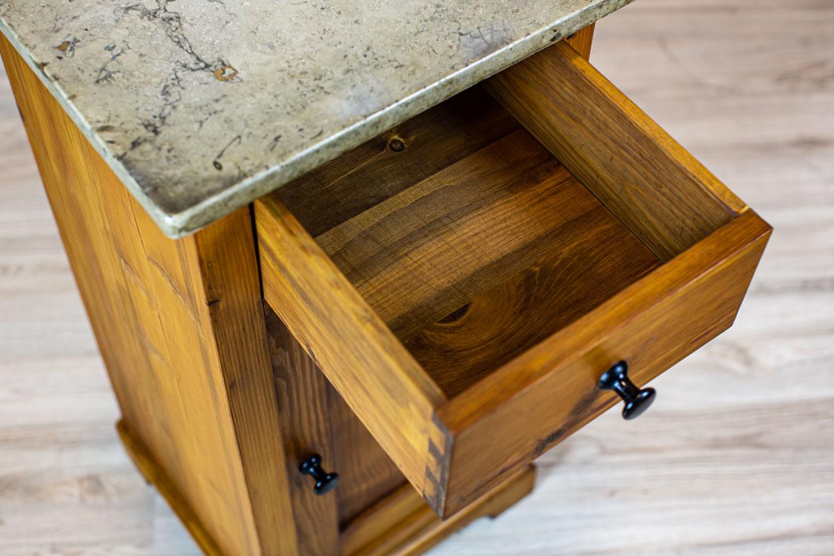 Art Nouveau Pine Nightstand from the Early 20th Century with Stone Top For Sale 4