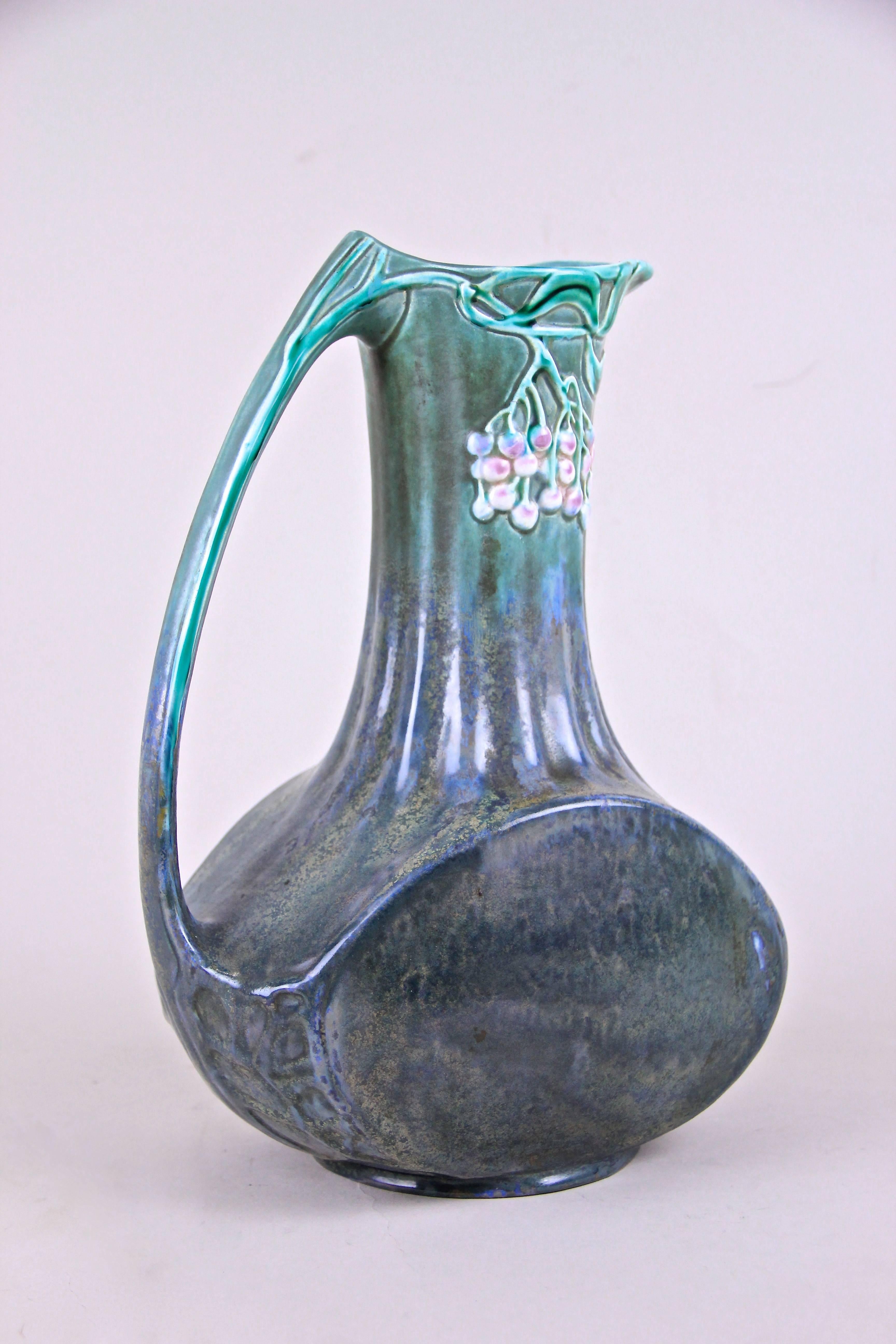 We are presenting you this marvelous Majolica Art Nouveau pitcher made by the famous 