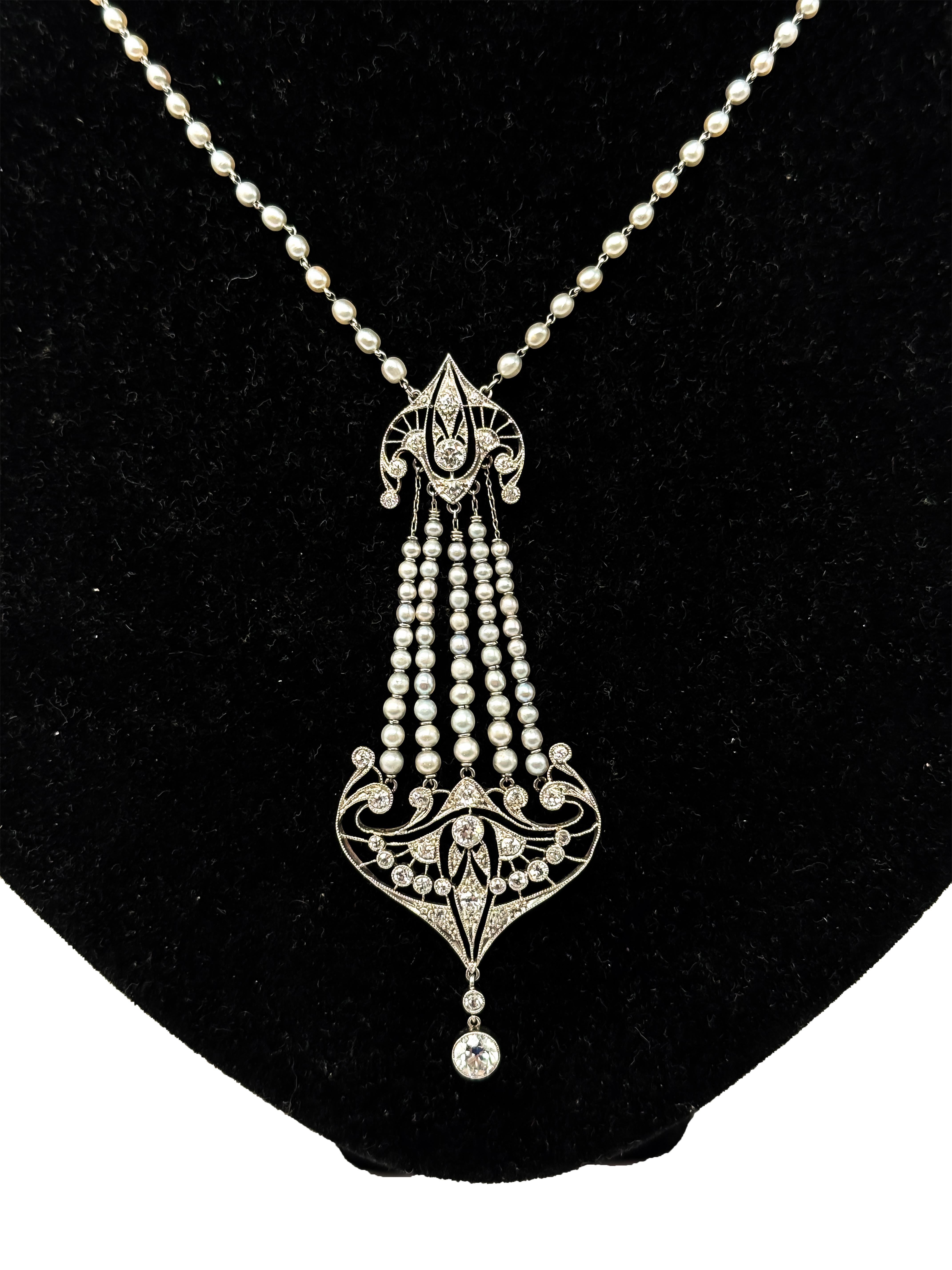 Collier Art Nouveau in platino con diamanti e perle in vendita 1