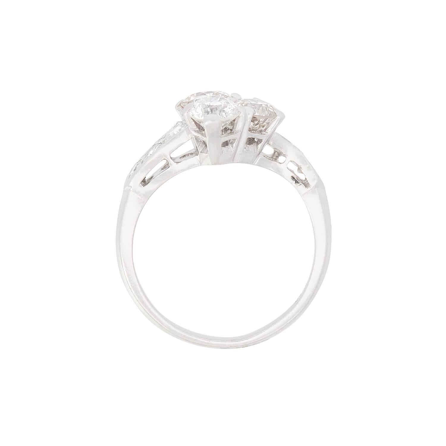 Anello di fidanzamento liberty in platino con diamante a trifoglio In condizioni ottime in vendita a Narberth, PA