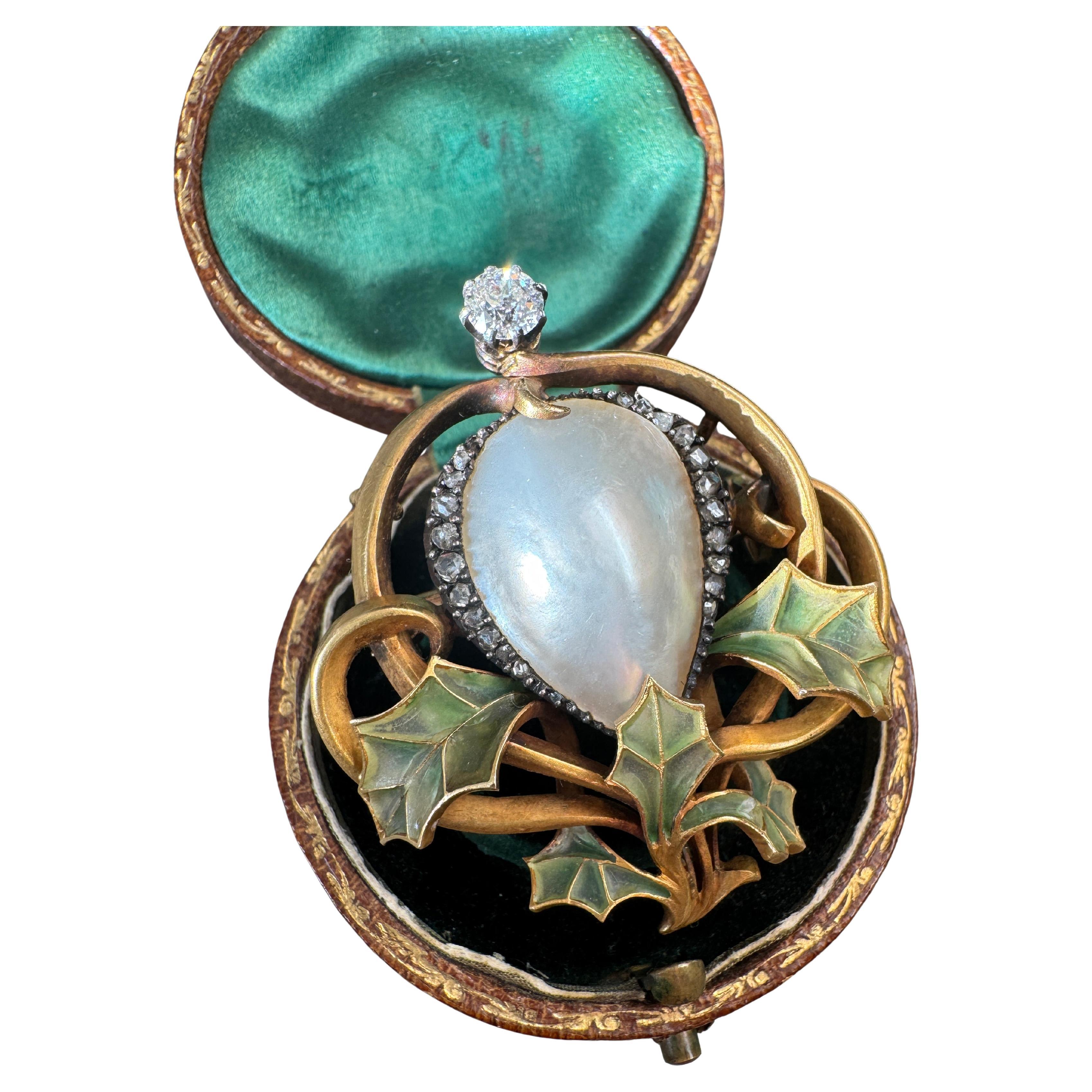 Art Nouveau Plique a Jour and Diamond 18K Holly Pendant Brooch