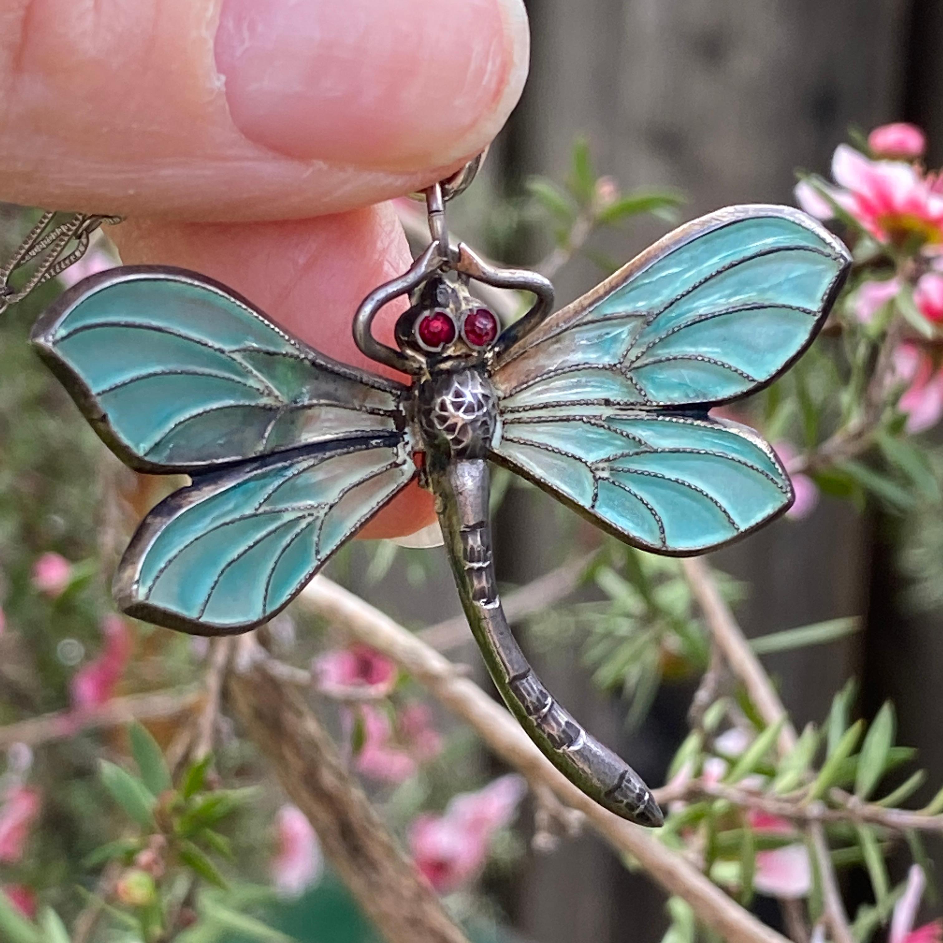 Art Nouveau Plique-a-Jour Dragonfly Silver Pendant Necklace In Good Condition For Sale In Scotts Valley, CA