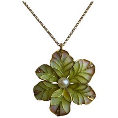 Ciondolo a forma di fiore in smalto con perle e diamanti in stile Art Nouveau Plique-A-Jour