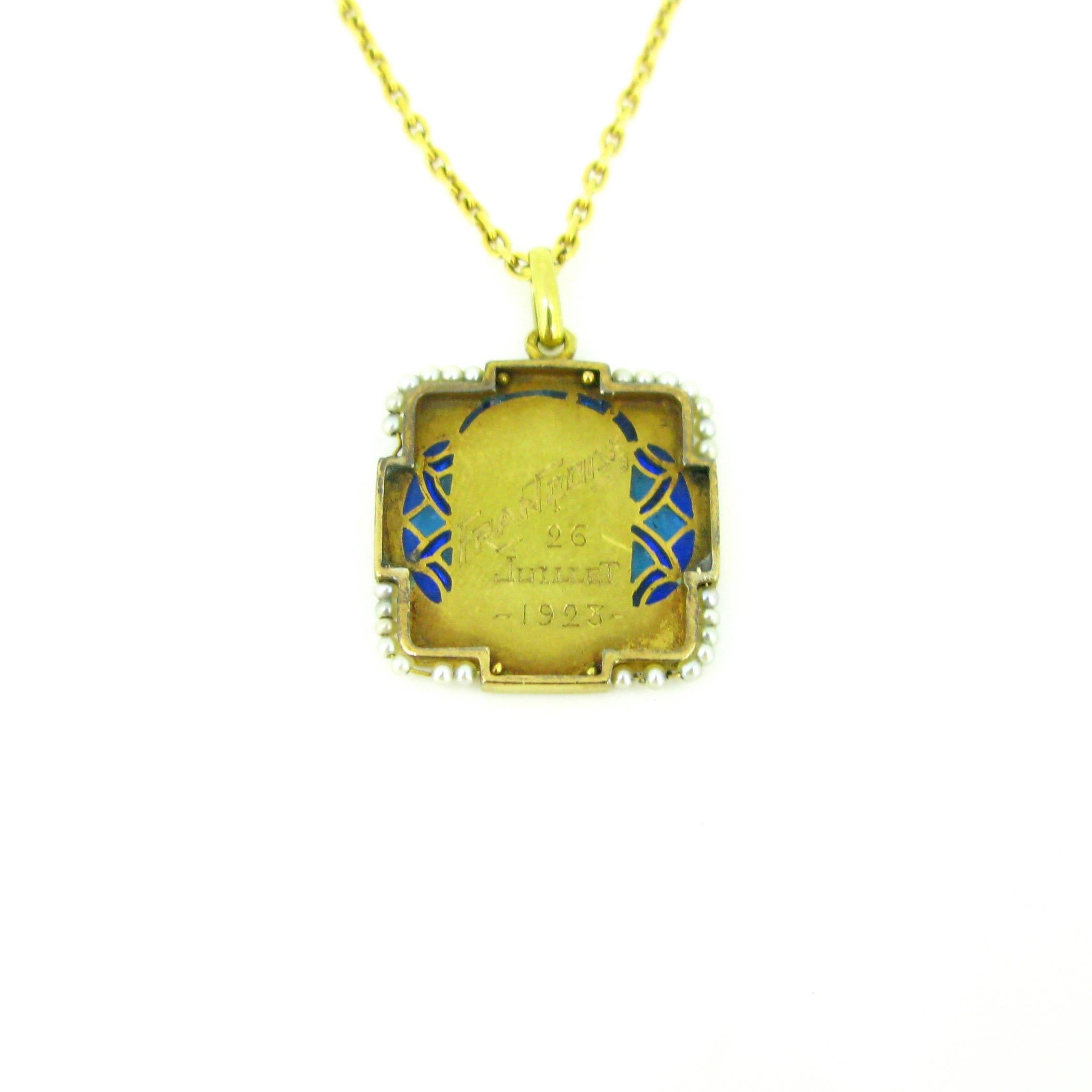 Round Cut Art Nouveau Plique a Jour Enamel Pearl Yellow Gold Medal Pendant