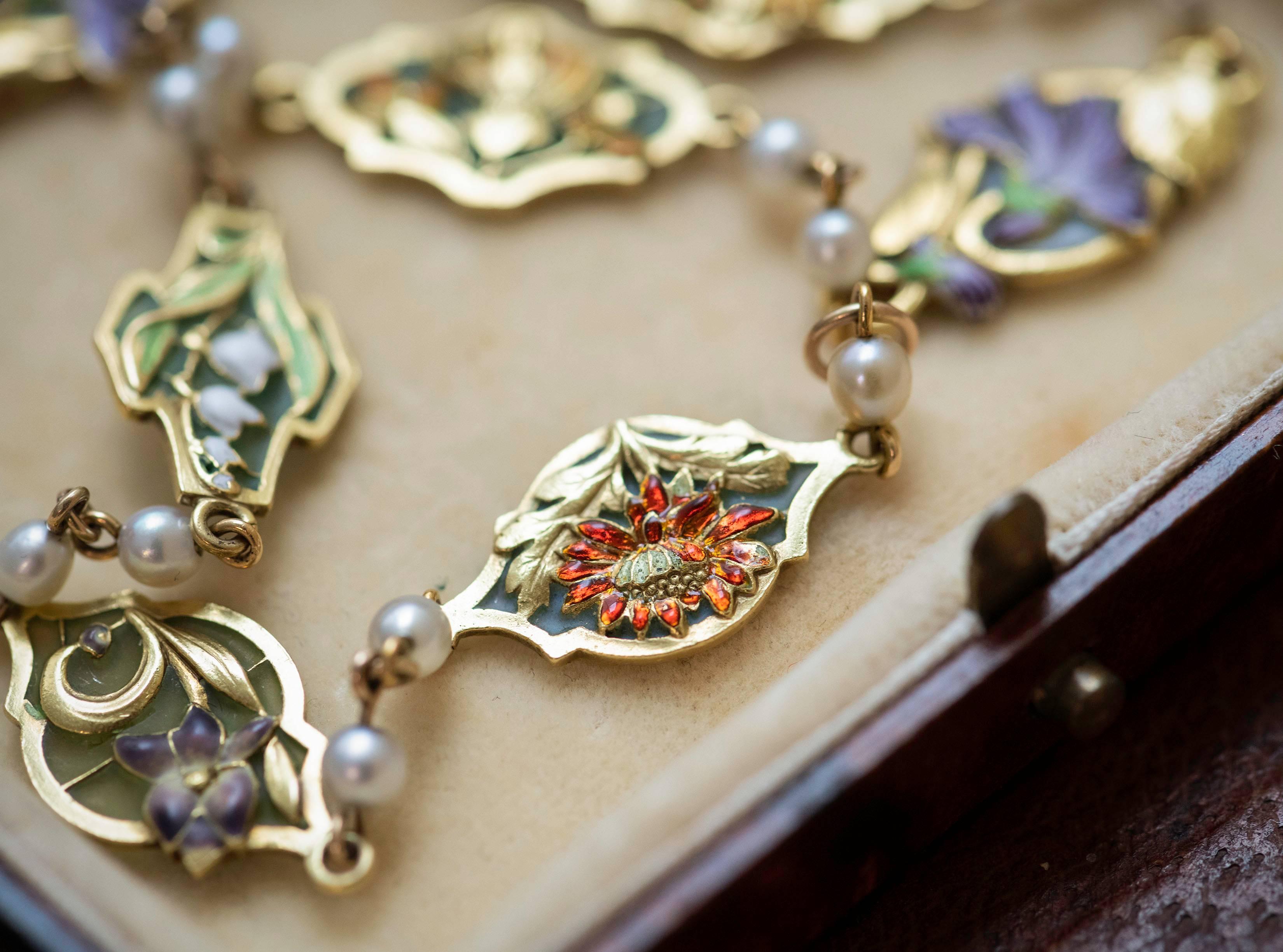 Women's Art Nouveau Plique-a-Jour Enamel, Pearl and Yellow Gold Flower Necklace