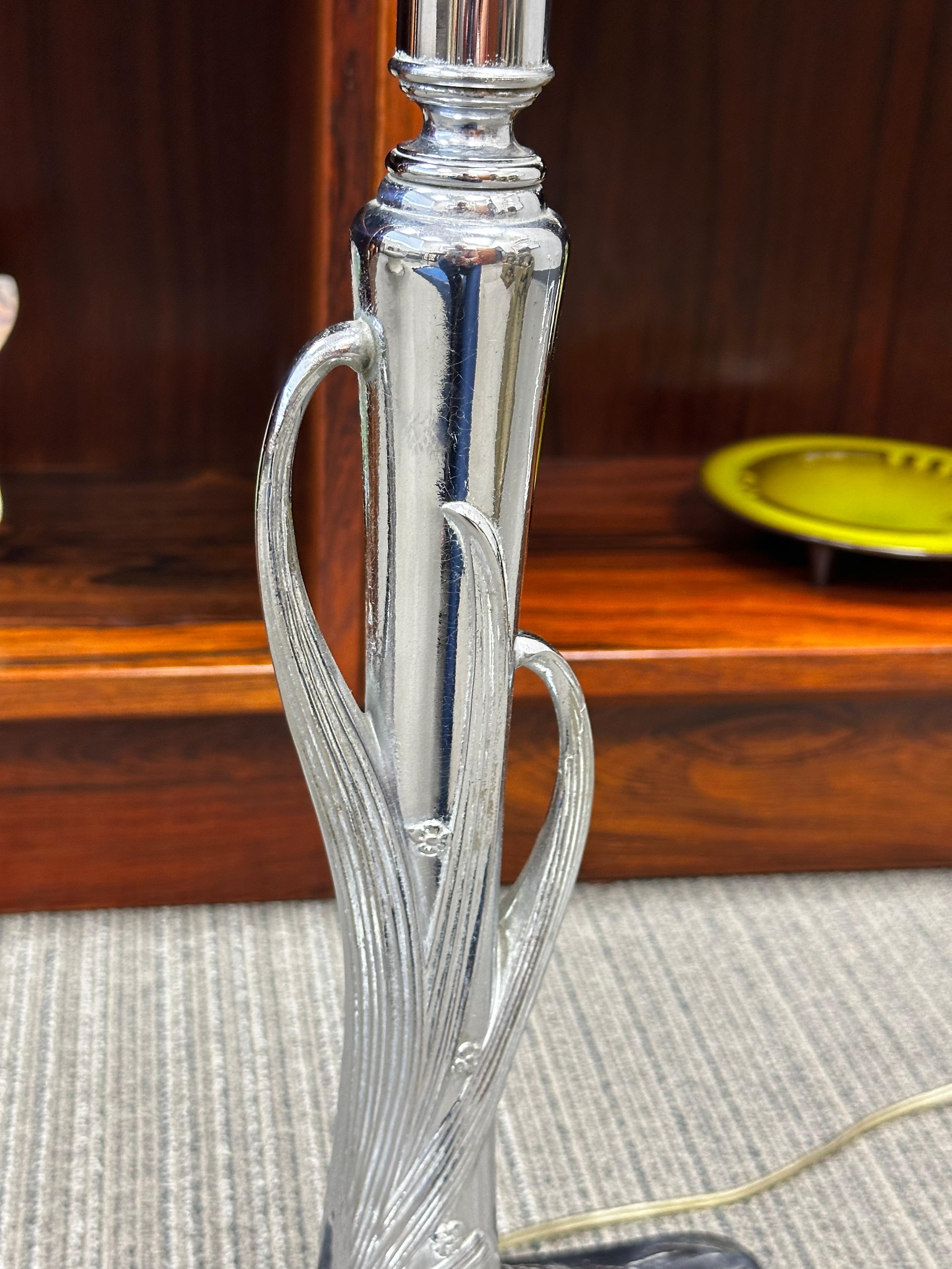 Torchère Art Nouveau chromée polie en vente 2