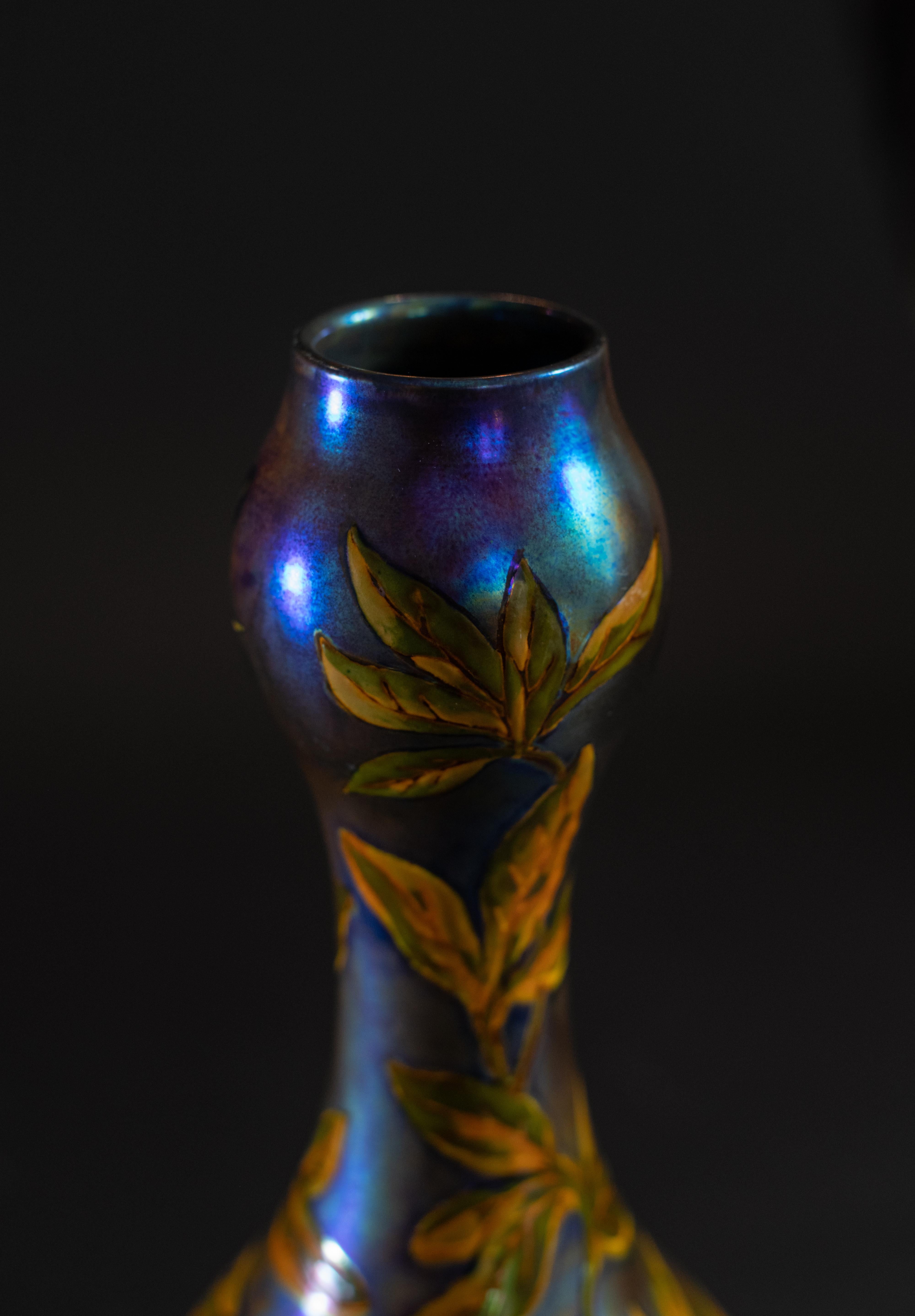 Art Nouveau Pomegranate Vase by Táde Sikorsky for Zsolnay For Sale 1