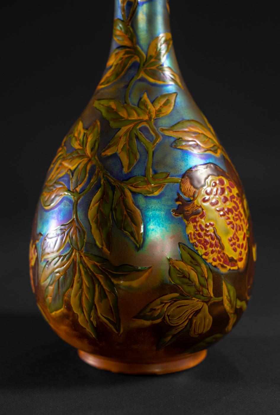 Art Nouveau Pomegranate Vase by Táde Sikorsky for Zsolnay For Sale 2