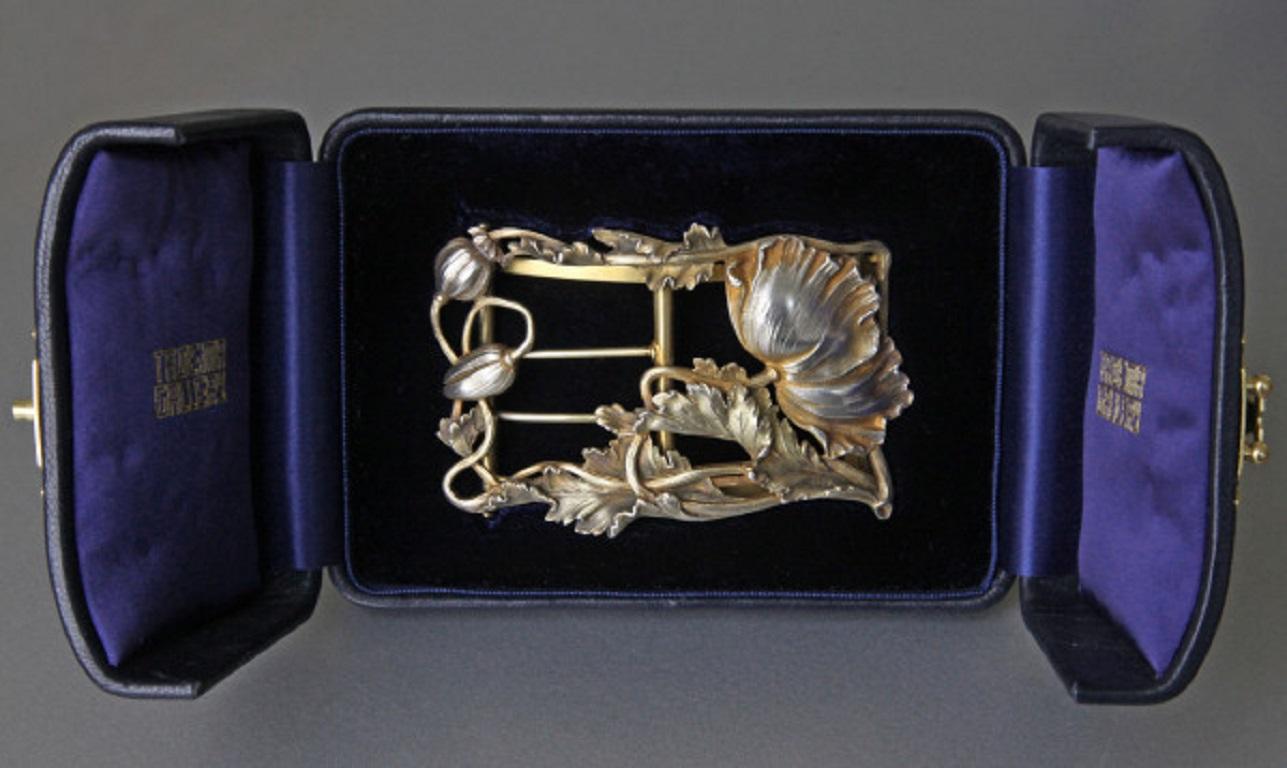 Boucle coquelicot Art Nouveau attribuée à Albert Chambin, argent partiellement doré, vers 1904 Unisexe en vente