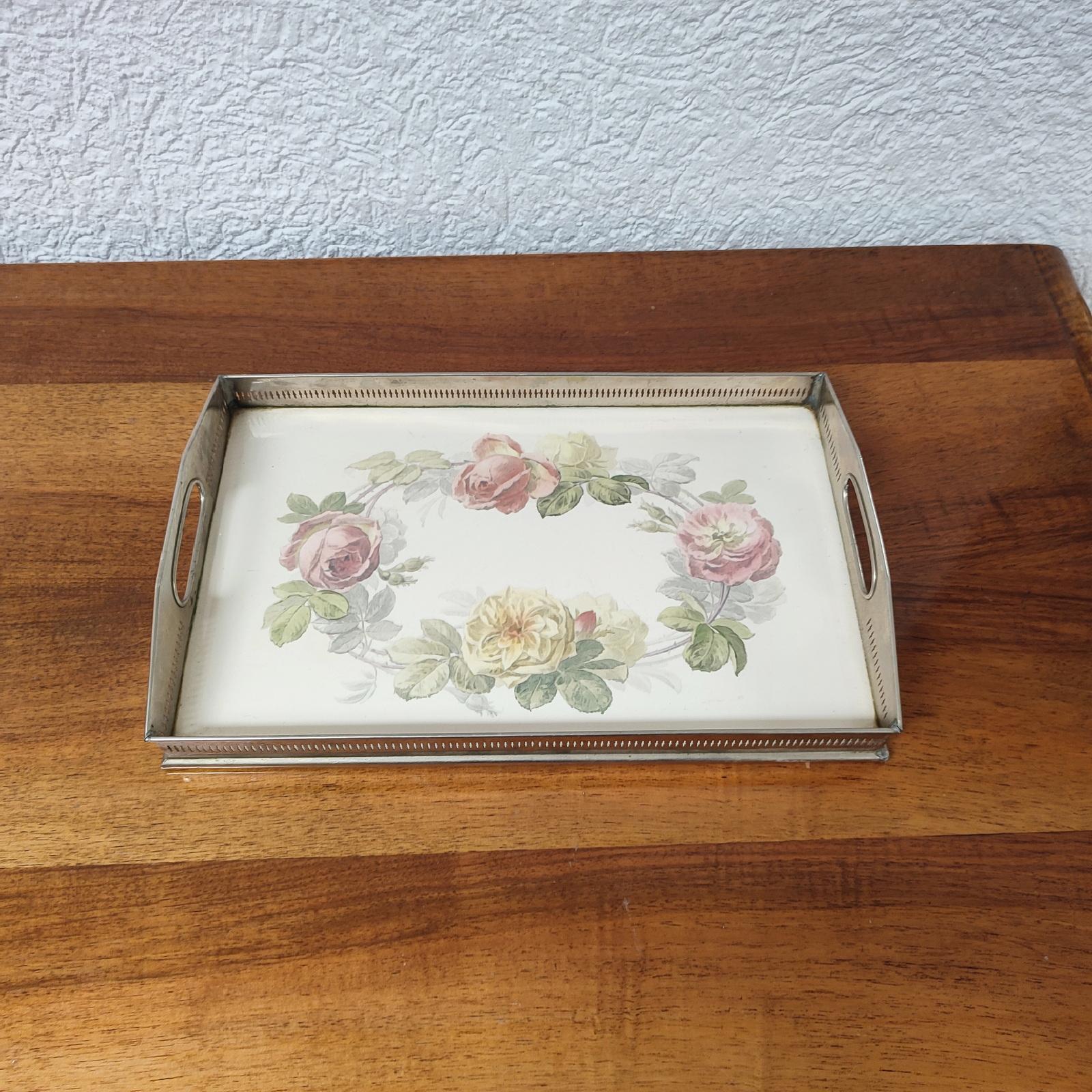 Bandeja Art Nouveau de porcelana y estaño de Villeroy & Boch, Finales S. XIX Jugendstil en venta