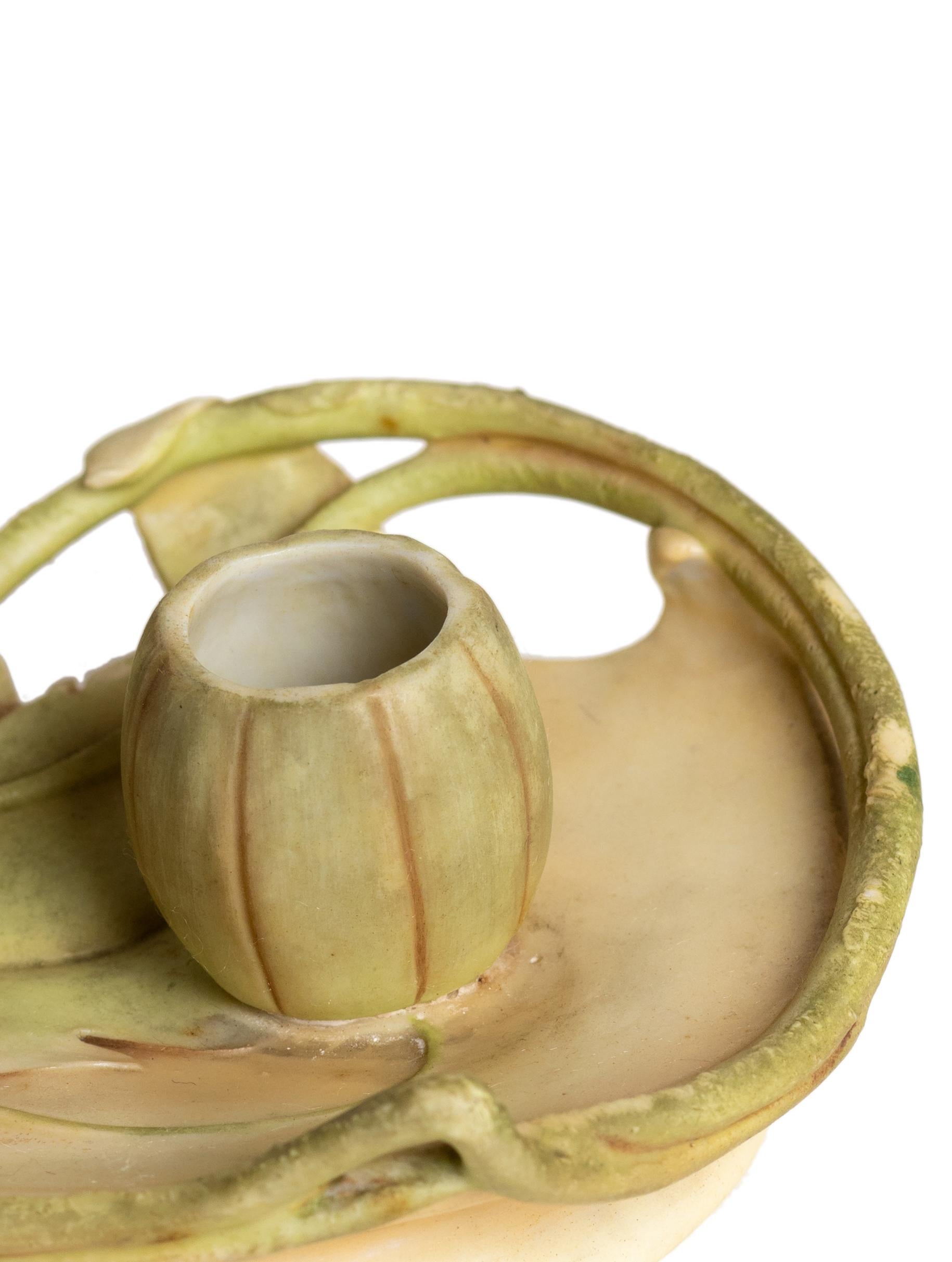 Calamaio in porcellana Art Nouveau con Venere e ninfea, XIX secolo in vendita 1