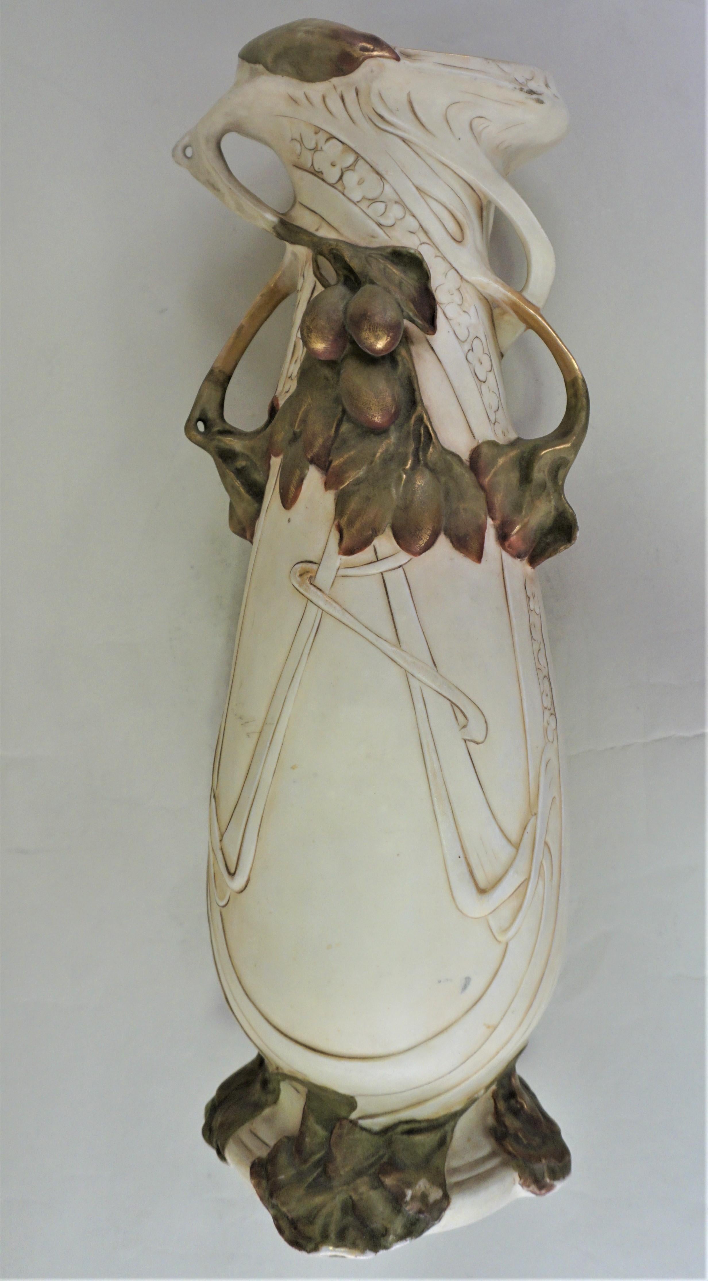 Vase en porcelaine Art Nouveau de Royal Dux 2