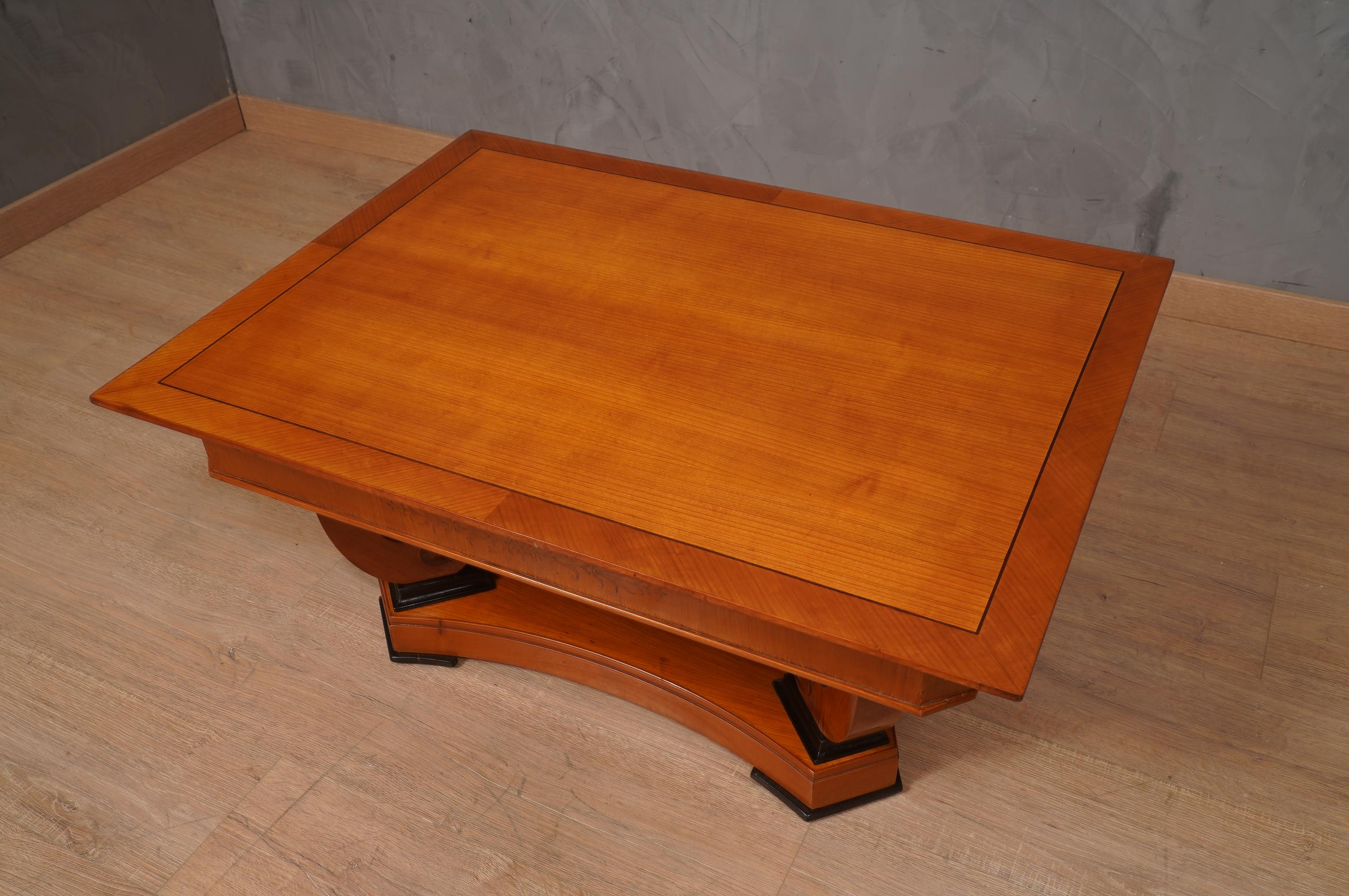 Art Nouveau Rectangular CherryWood Austrian Sofa Table, 1900 For Sale 2