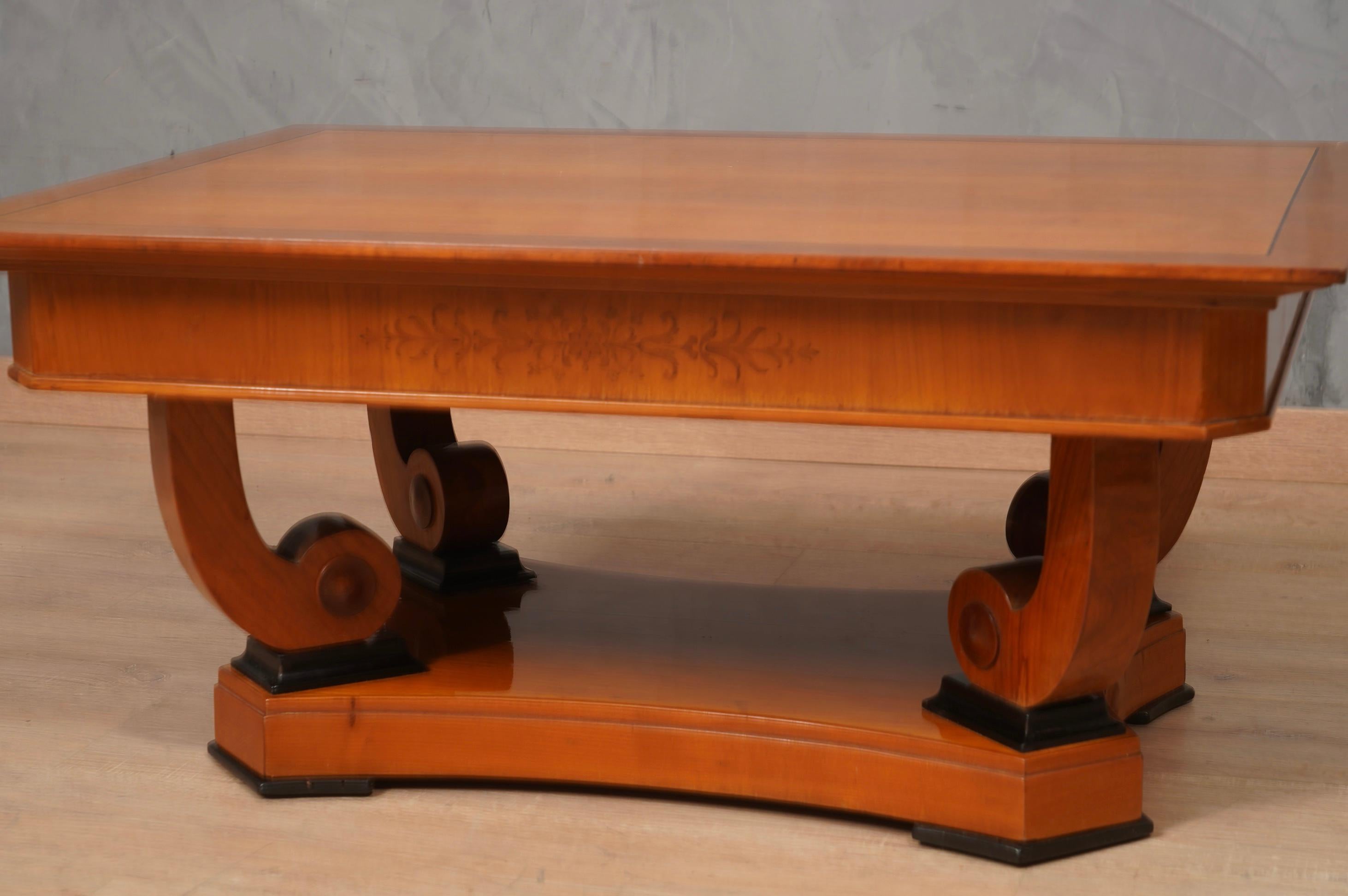 Art Nouveau Rectangular CherryWood Austrian Sofa Table, 1900 For Sale 5