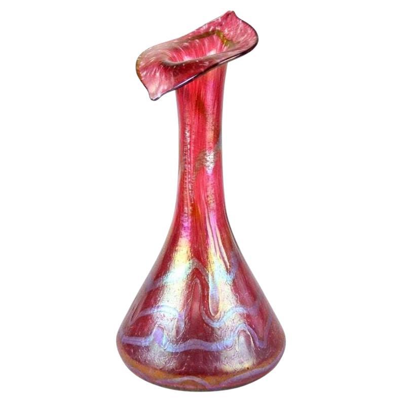Vase Art Nouveau en verre rouge de Fritz Heckert "Jack In The Pulpit", CIRCA circa 1901 en vente