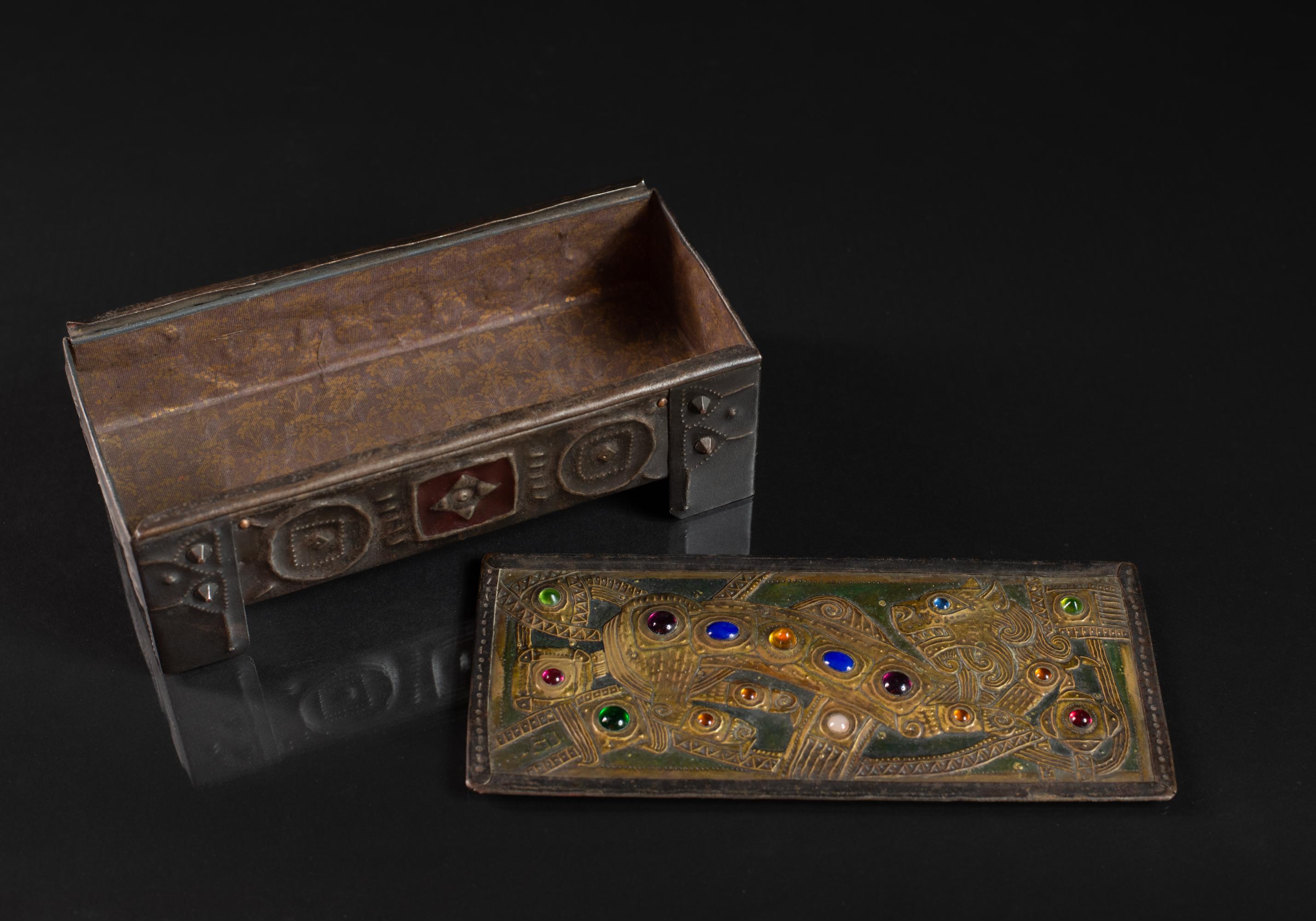 Art Nouveau Regal Lion Repoussé Box by Alfred Daguet For Sale 7