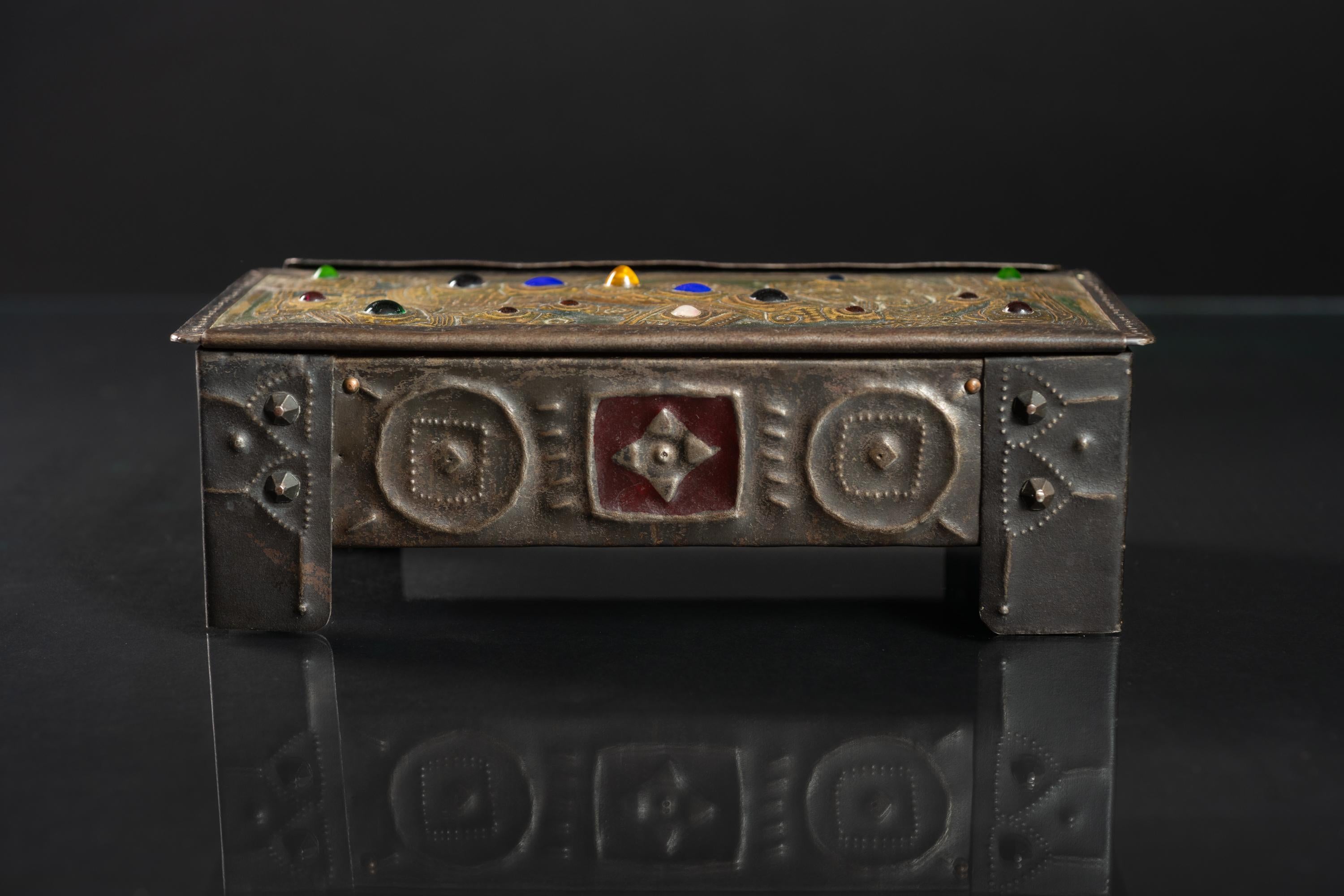 French Art Nouveau Regal Lion Repoussé Box by Alfred Daguet For Sale