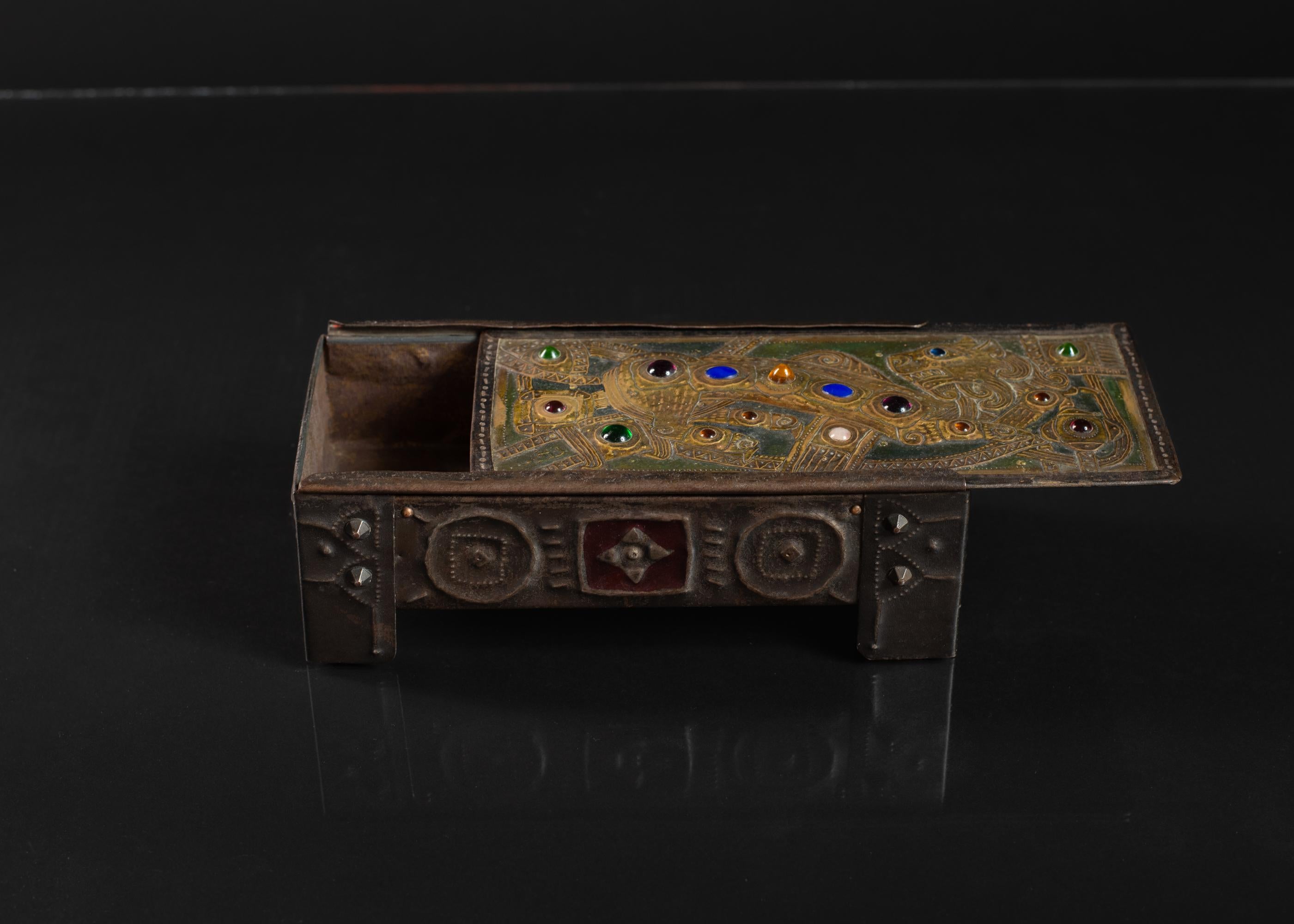 Art Nouveau Regal Lion Repoussé Box by Alfred Daguet For Sale 1
