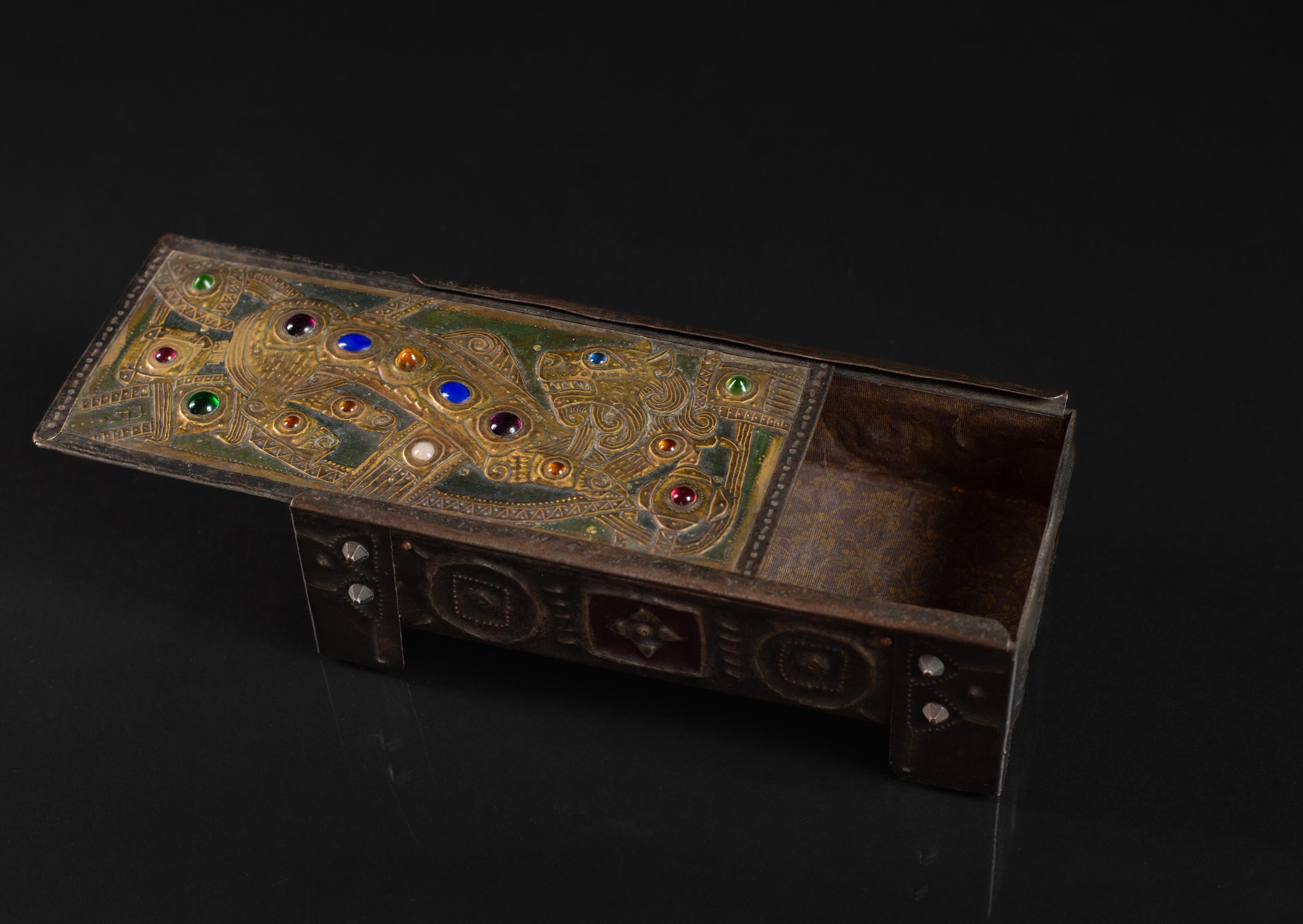 Art Nouveau Regal Lion Repoussé Box by Alfred Daguet For Sale 2
