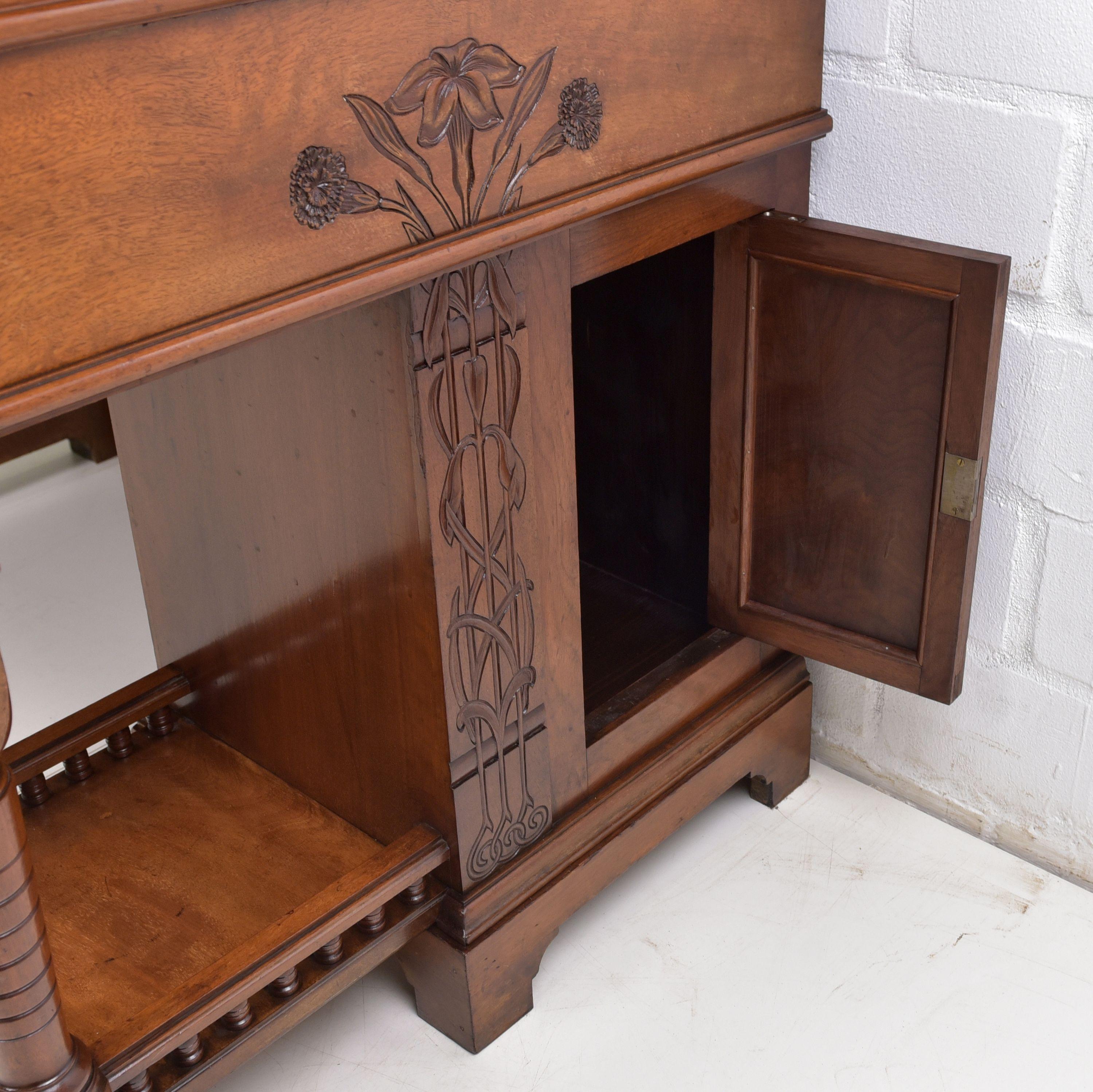 Art Nouveau Restoration Desk / Lady'S Desk in Walnut 2