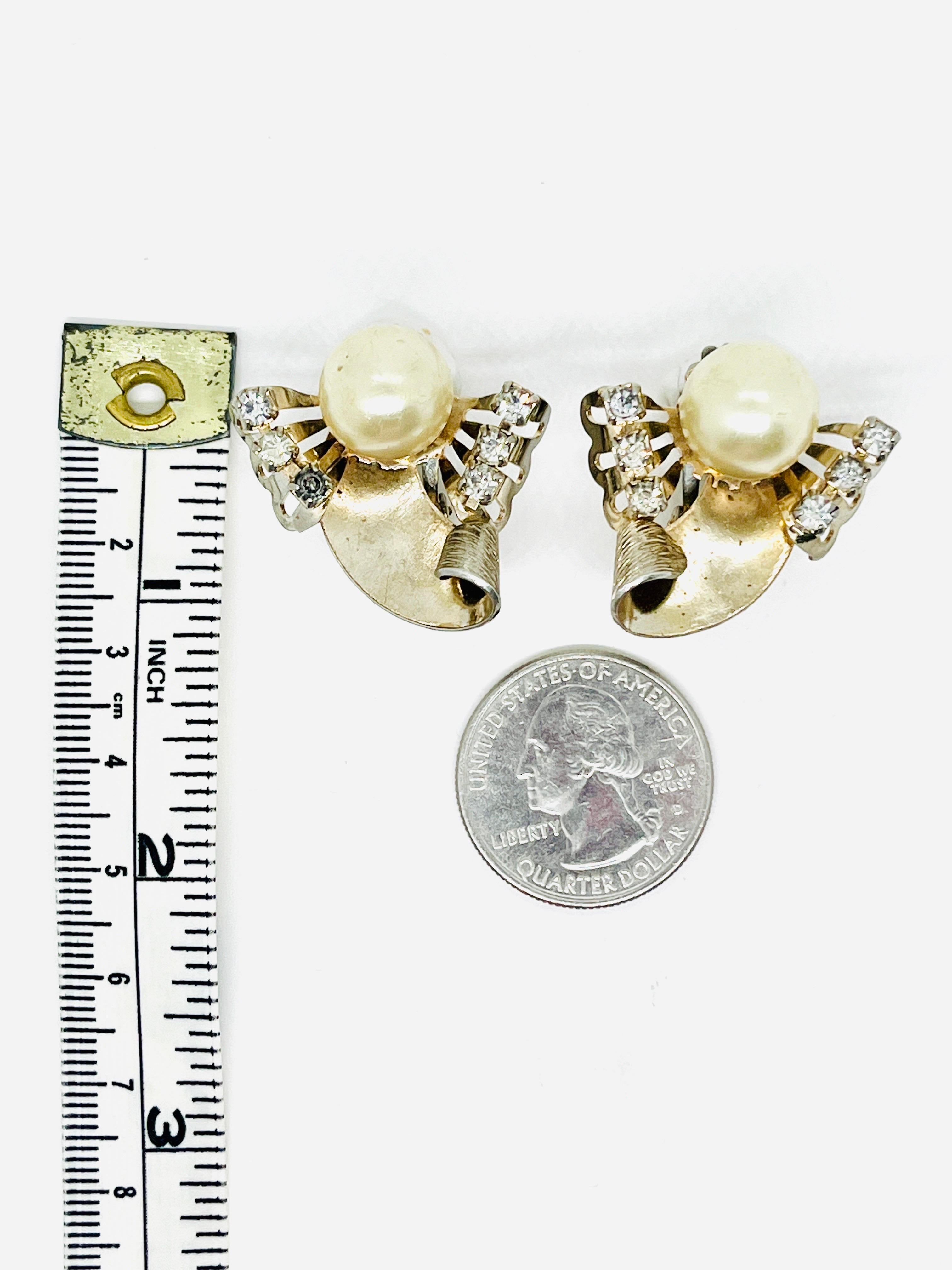 Motivo di falena in stile Art Nouveau Resurgence; finto electrum, perla in vendita 4