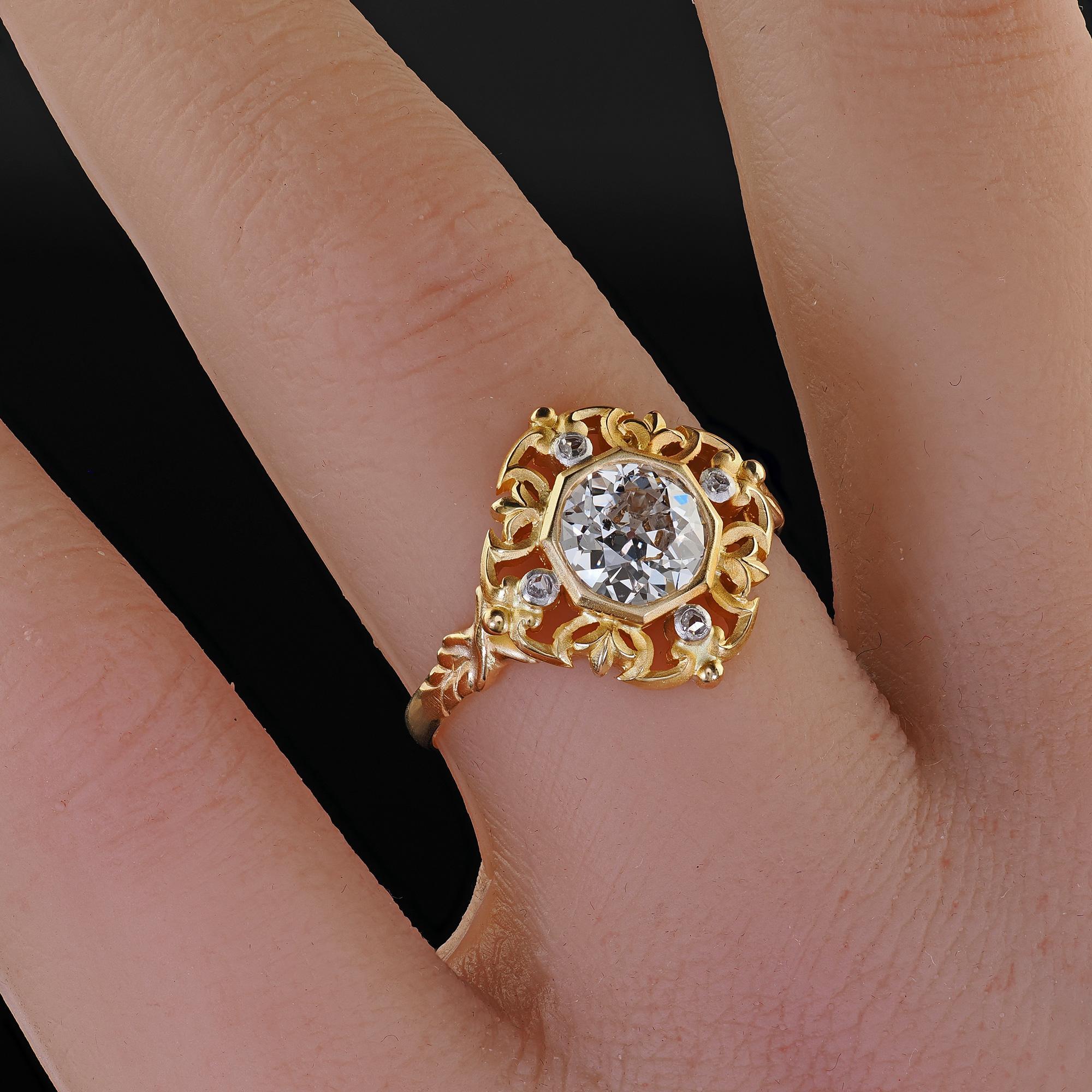 Anello di fidanzamento con diamante vecchio taglio euro in oro giallo 18 carati Art Nouveau Revival - GIA in vendita 6