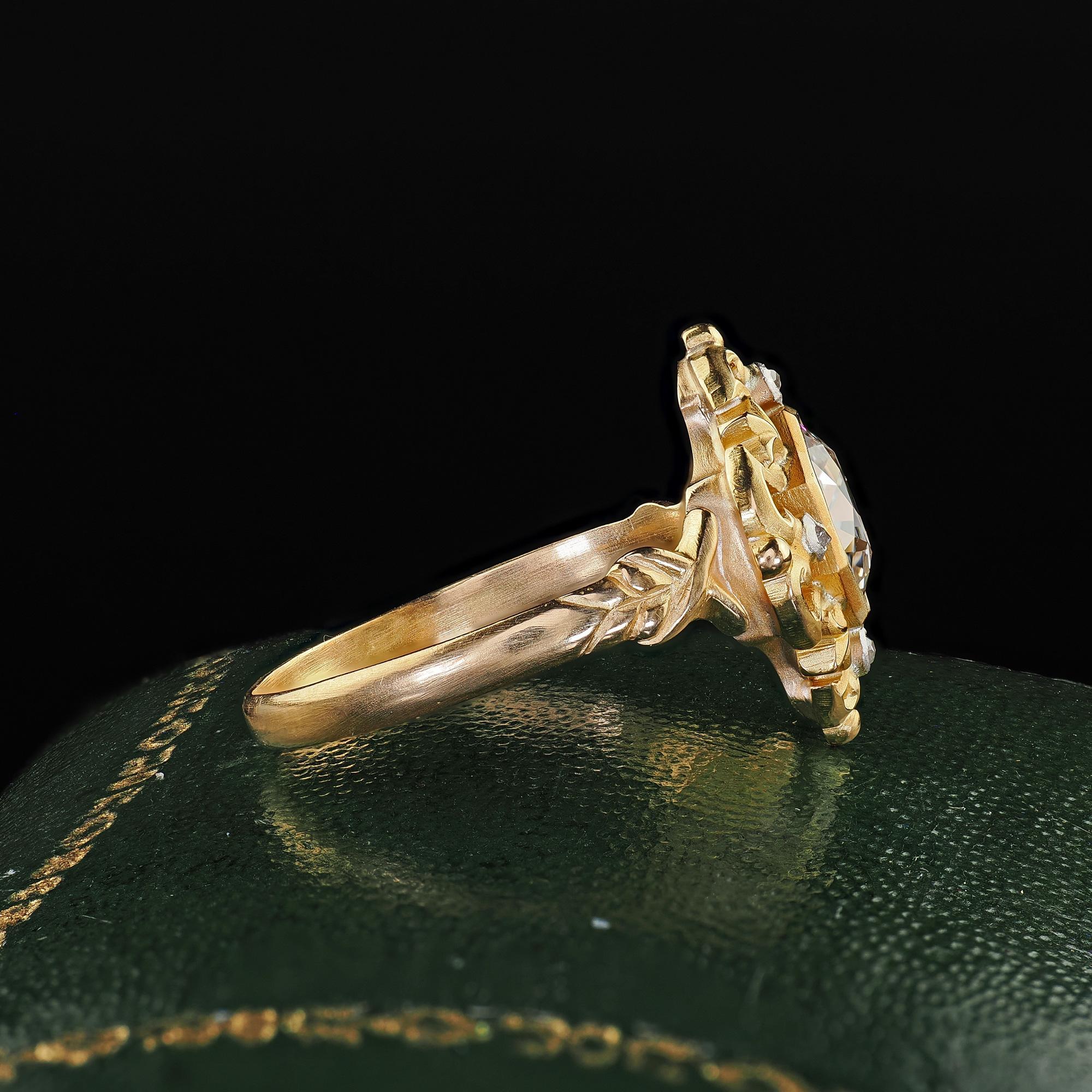 Anello di fidanzamento con diamante vecchio taglio euro in oro giallo 18 carati Art Nouveau Revival - GIA In condizioni buone in vendita a Great Neck, NY