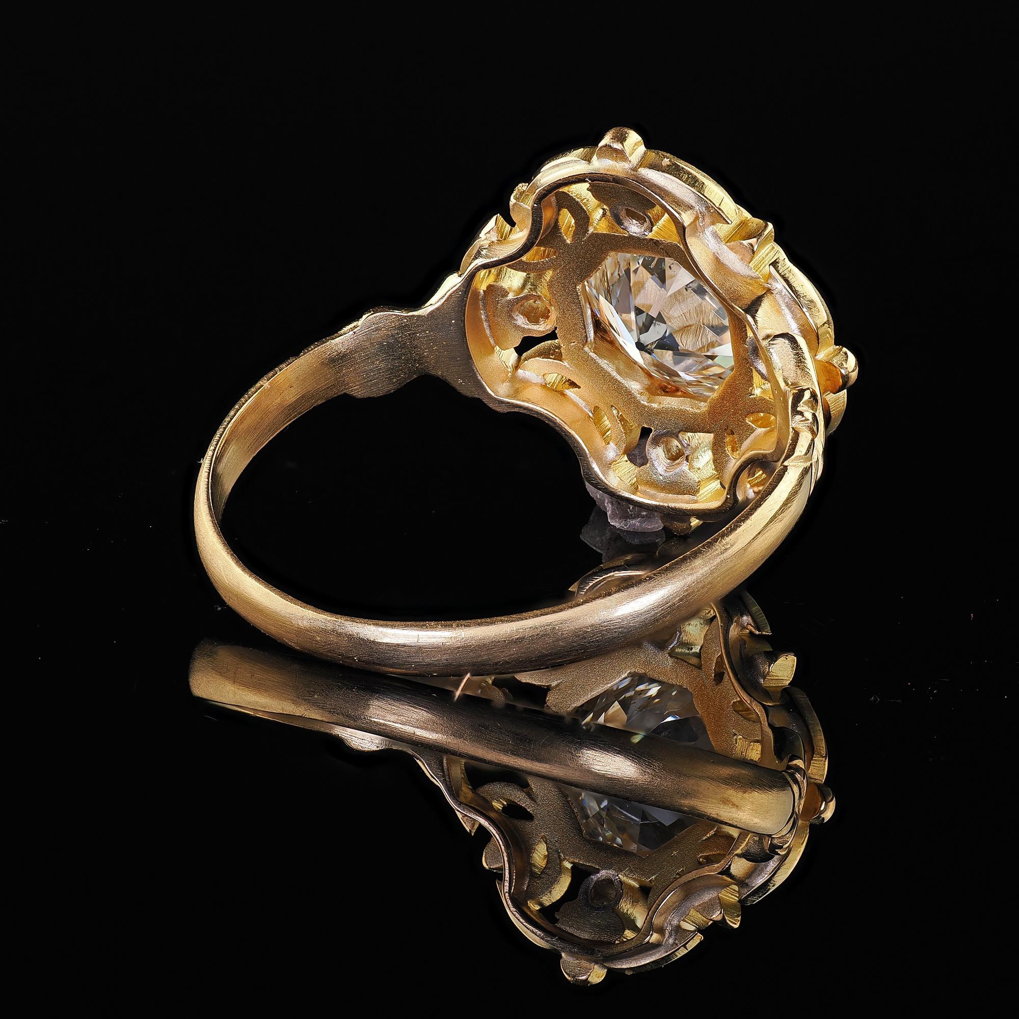 Anello di fidanzamento con diamante vecchio taglio euro in oro giallo 18 carati Art Nouveau Revival - GIA in vendita 4