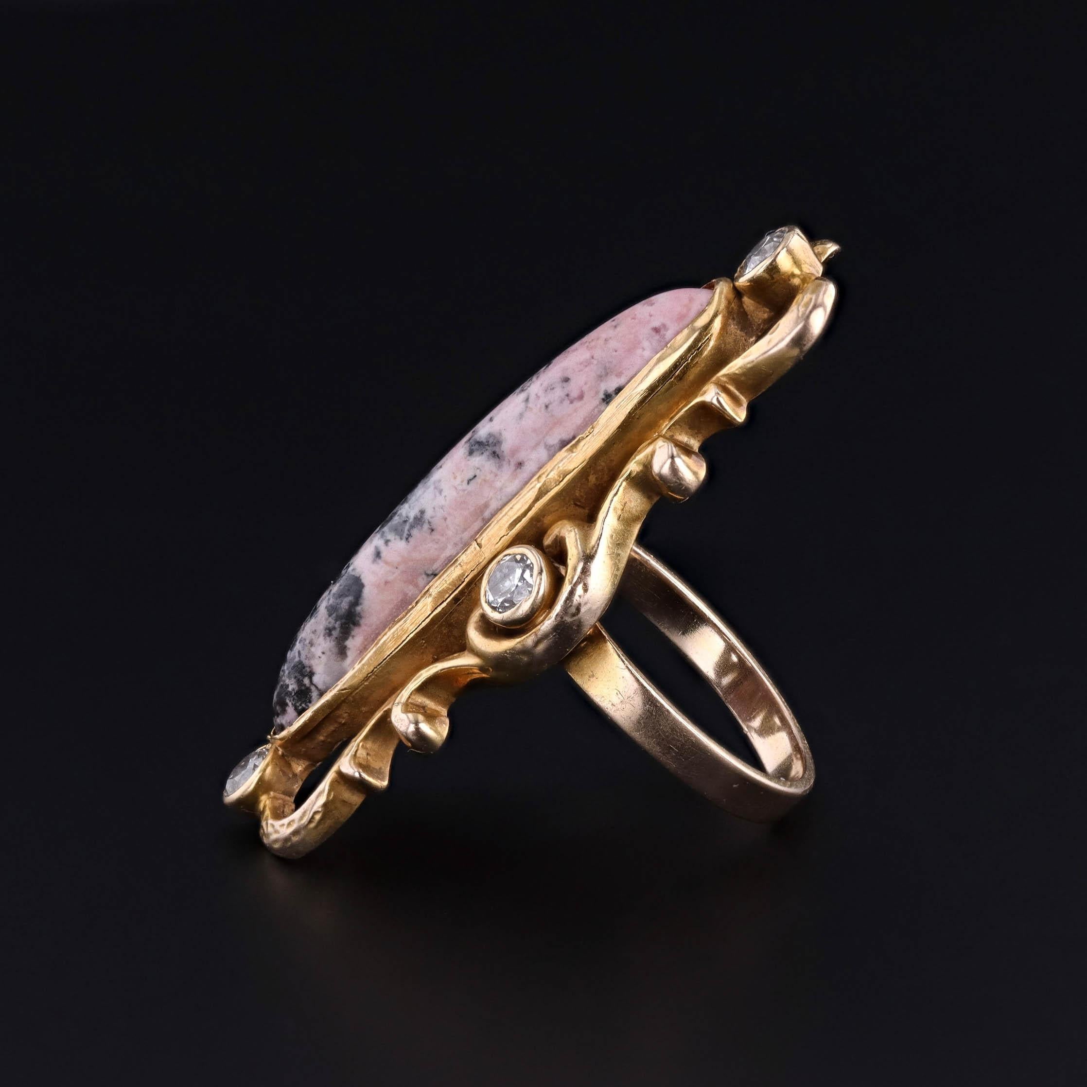 Cabochon Art Nouveau Rhodonite and Diamond Ring of 10k Gold in vendita