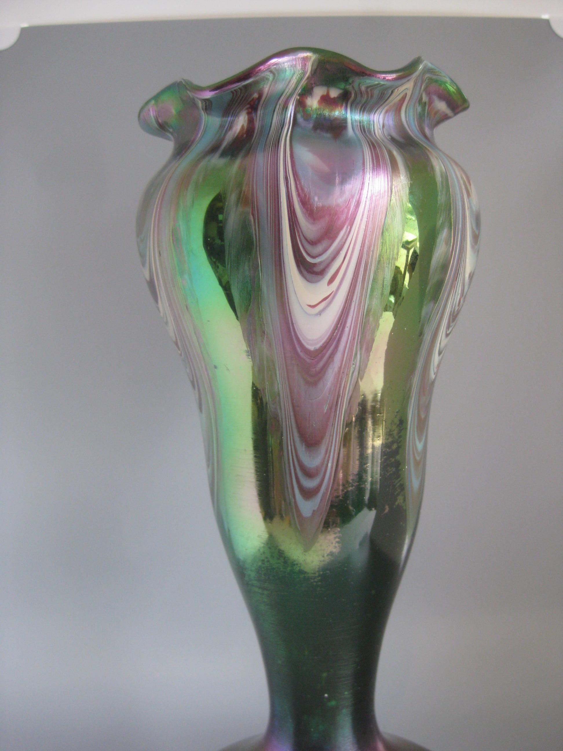 Jugendstil Rindskopf Pulled Feather Tschechisches böhmisches Kunstglas Loetz Stil Vase im Angebot 3
