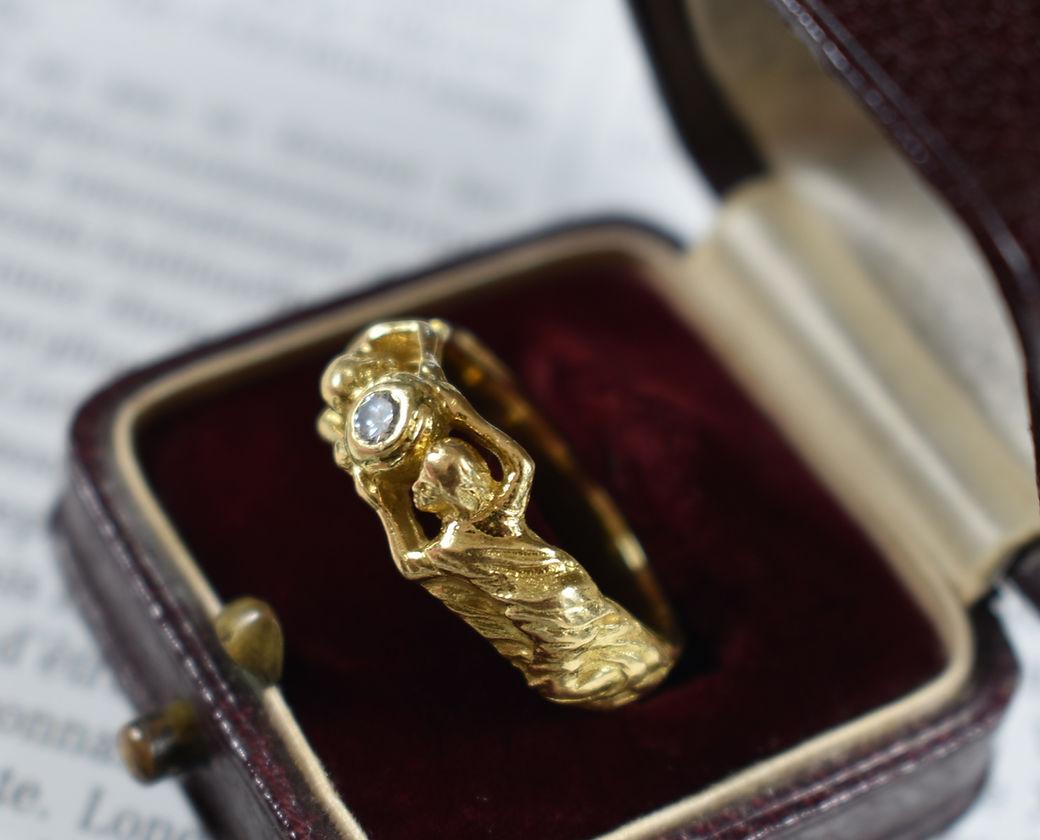 Art Nouveau Ring in 18K Gold and Diamond – Women’s Motif For Sale 3
