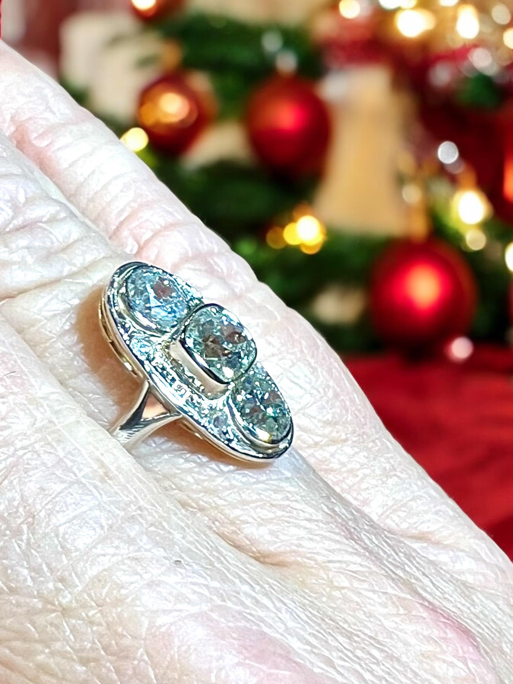 Taglio antico europeo Anello Art Nouveau con diamanti taglio vecchio in oro 18 carati in vendita